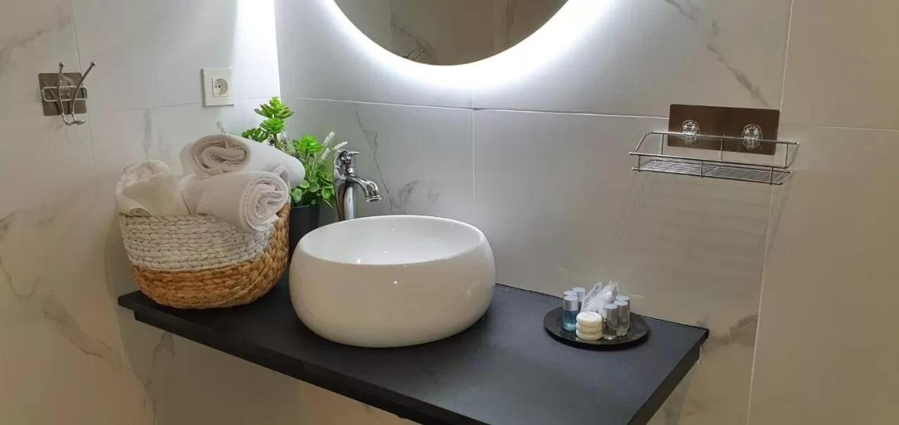 Bathroom in Sandra Rooms