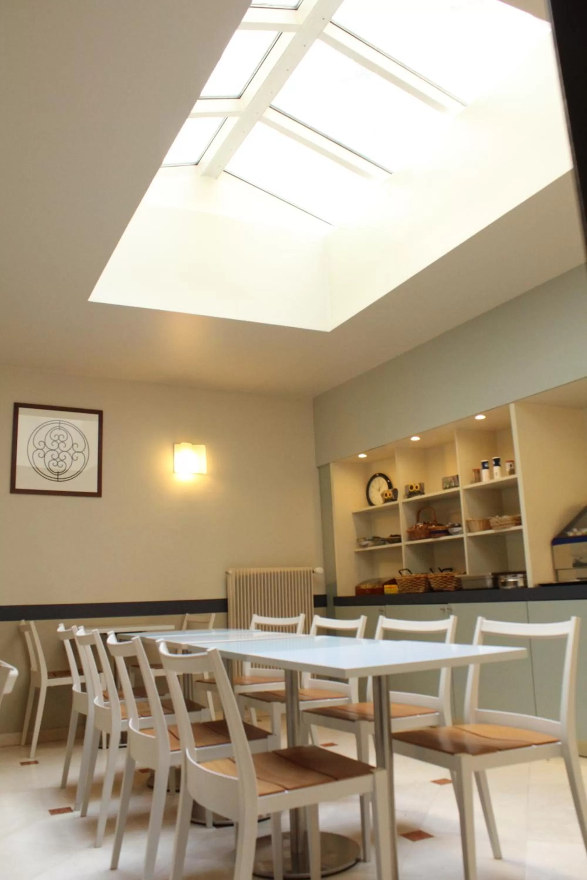 Restaurant/places to eat in Kyriad Hotel XIII Italie Gobelins