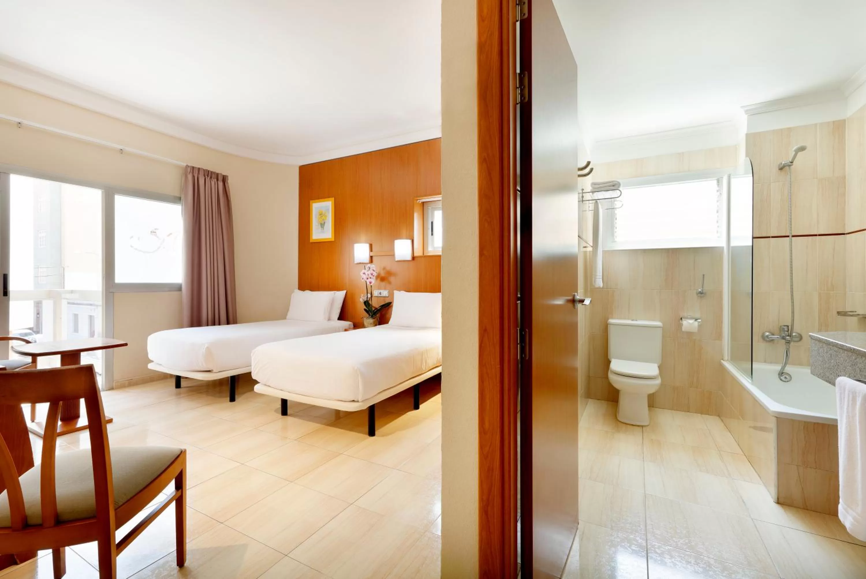 Bathroom, Bed in Crisol Alisios Canteras