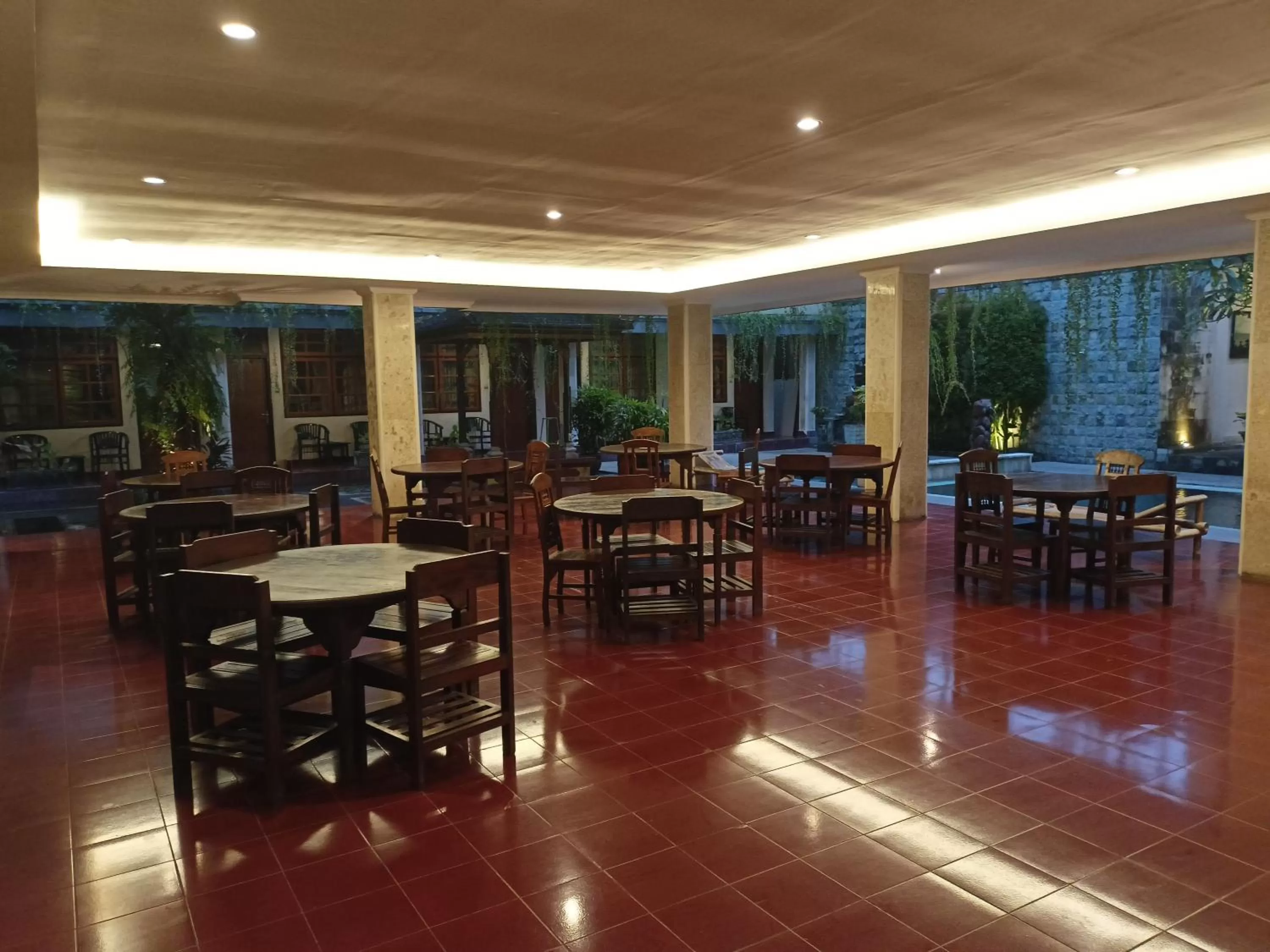 Restaurant/places to eat in Catur Adi Putra