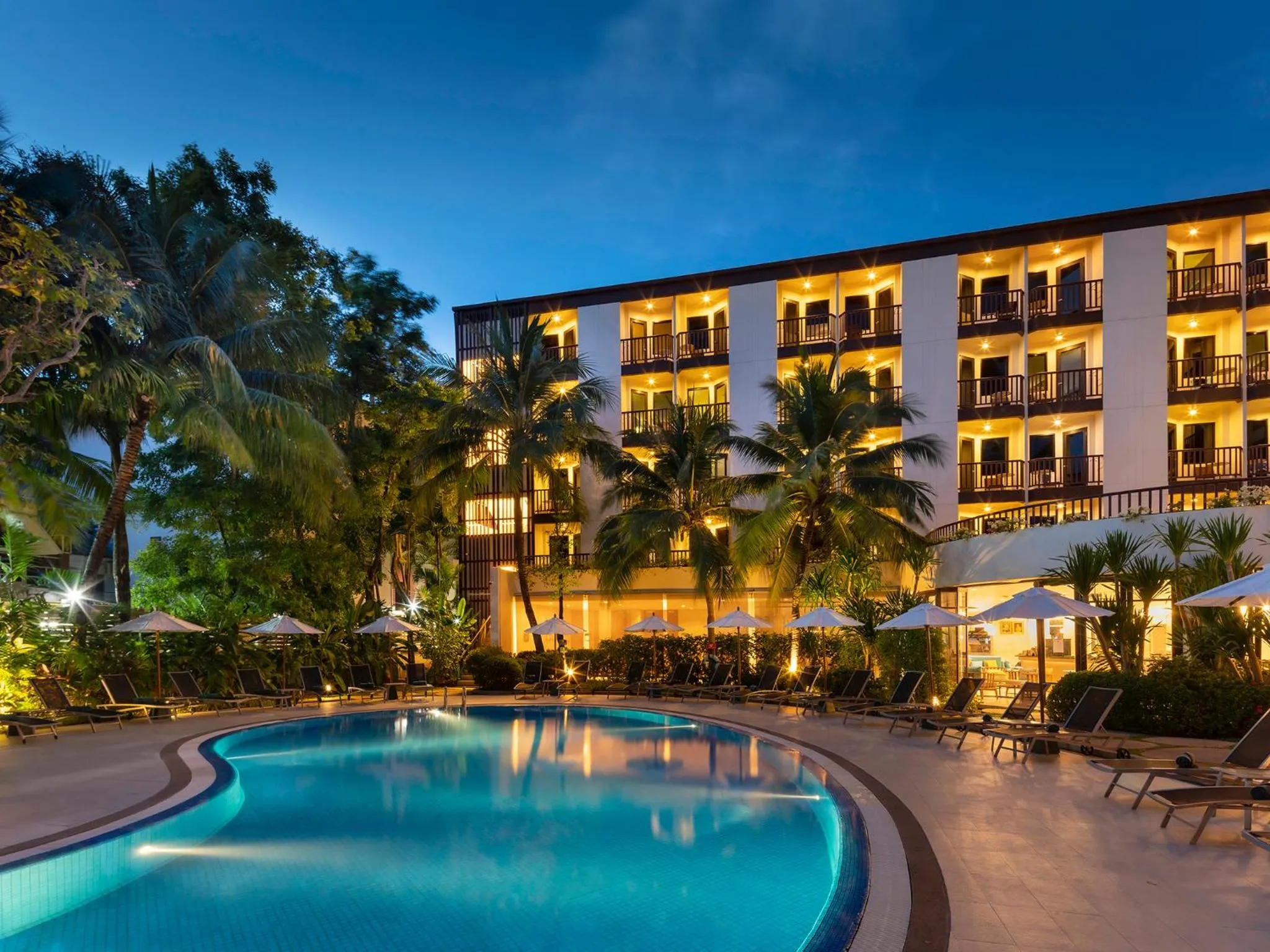 Swimming pool in Ibis Phuket Patong