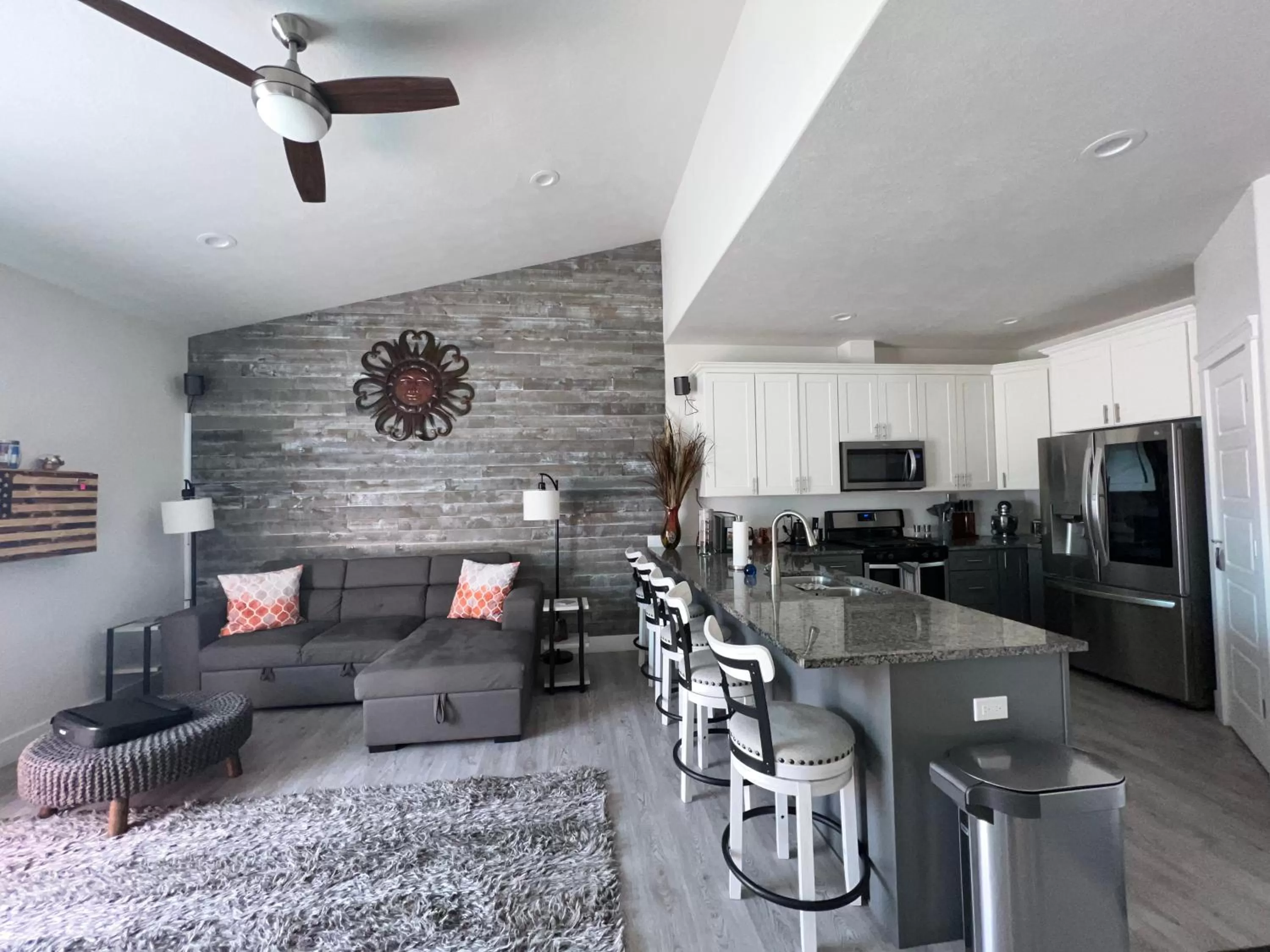 Living room, Seating Area in TJ Rancher - West Side Twin Falls