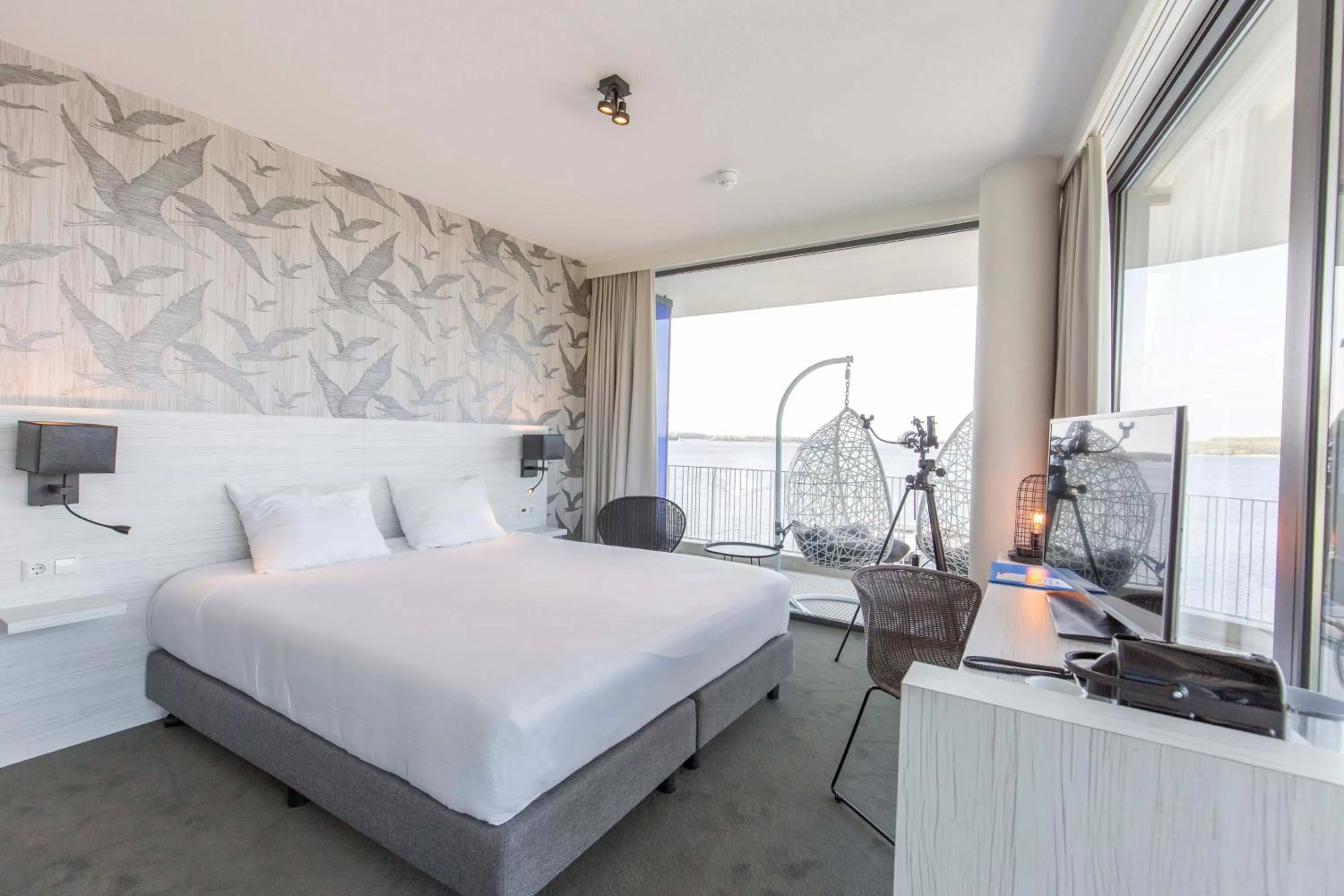 Photo of the whole room, Bed in Fletcher Hotel-Restaurant Het Veerse Meer