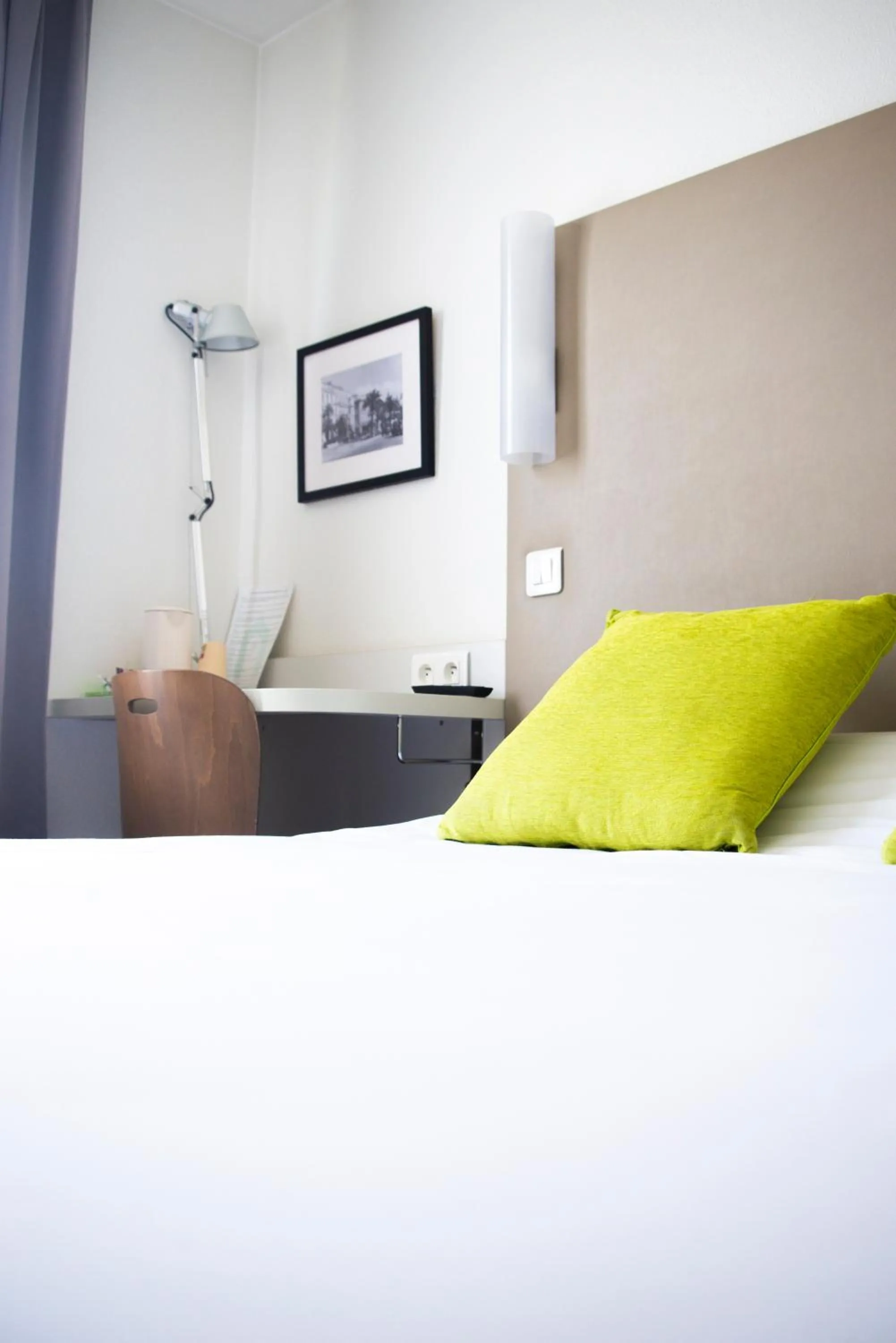 Bedroom, Bed in Campanile Hotel Nice Centre Acropolis