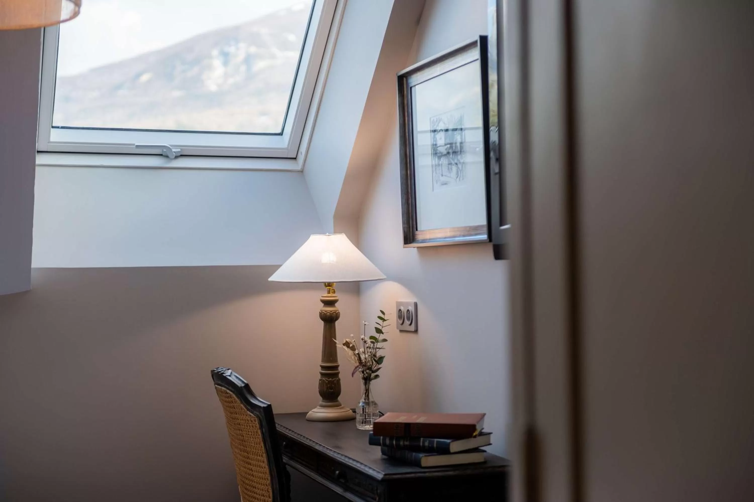 Photo of the whole room in Hotel la Robeyere; BW Signature Collection