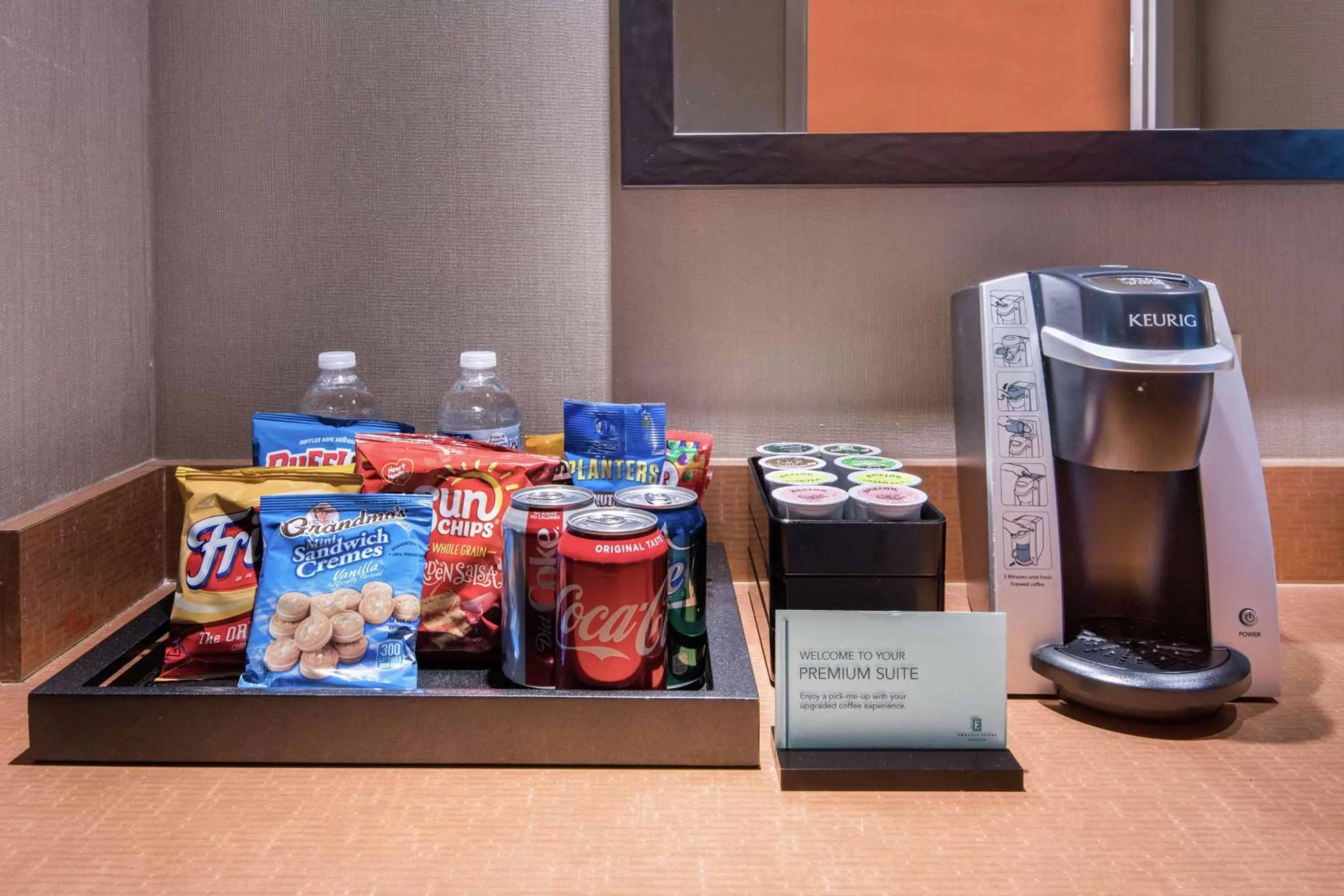 Photo of the whole room in Embassy Suites by Hilton Saint Louis Saint Charles