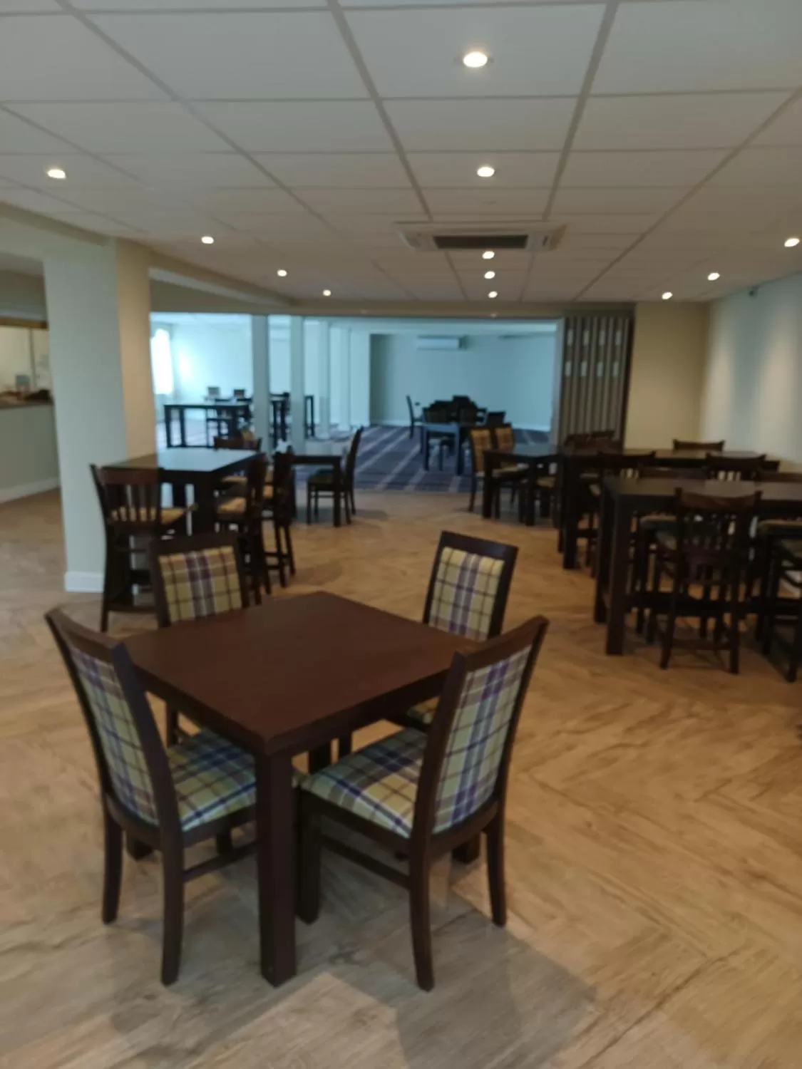 Restaurant/Places to Eat in Lydiard House Hotel & Conference Centre