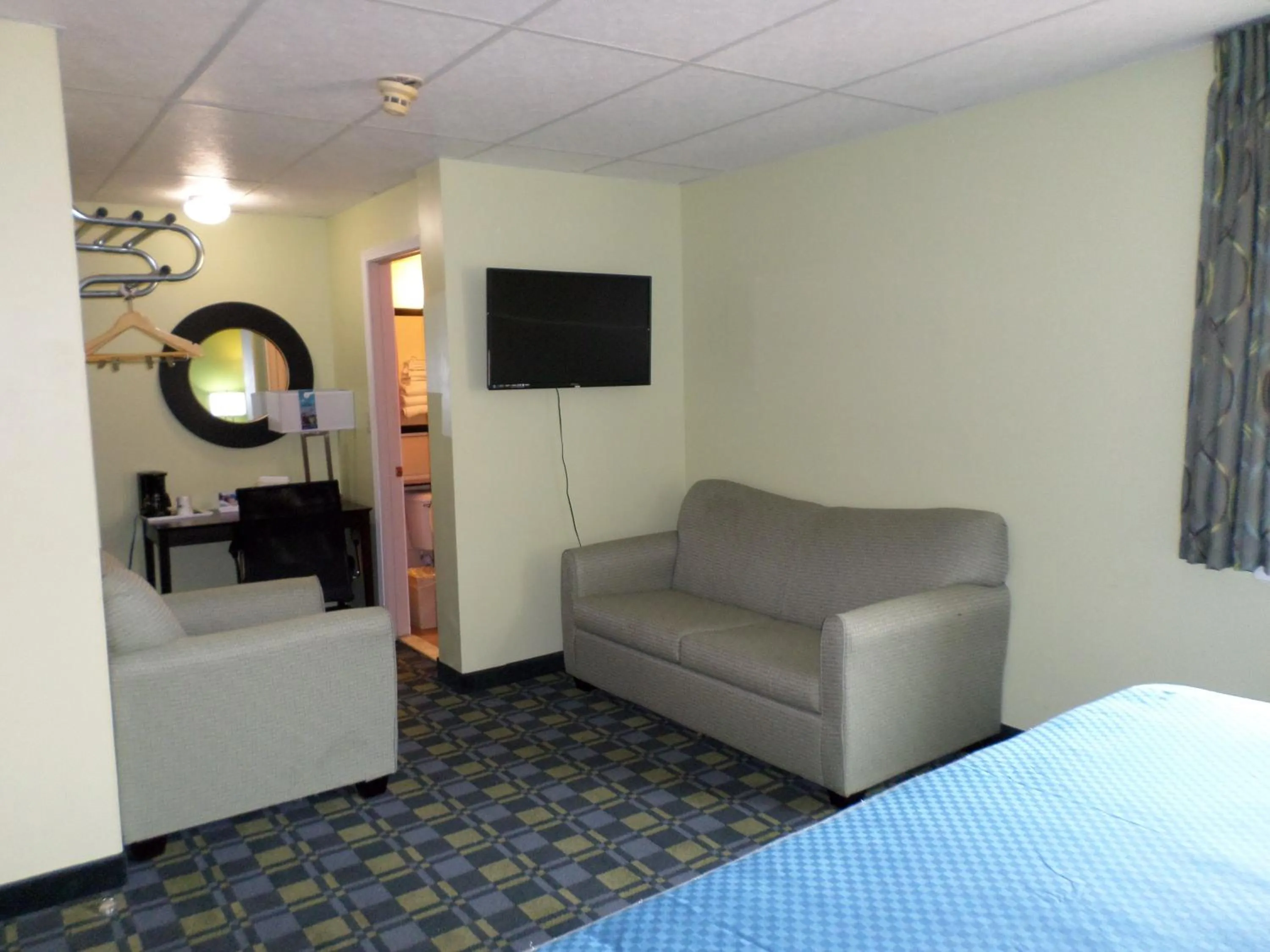 Day, Bed in Travelodge by Wyndham Cleveland Lakewood