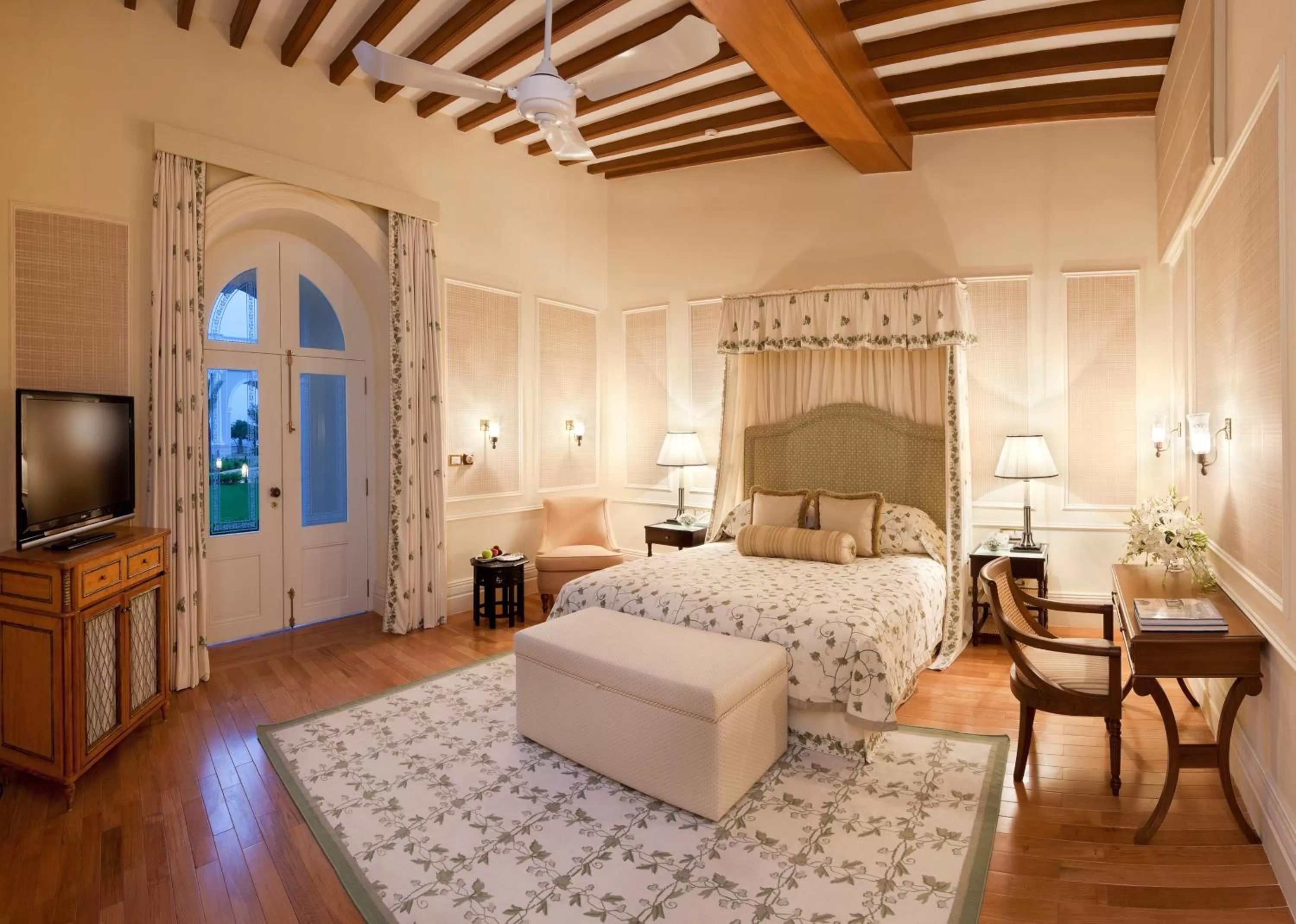 Photo of the whole room, Bed in Taj Falaknuma Palace