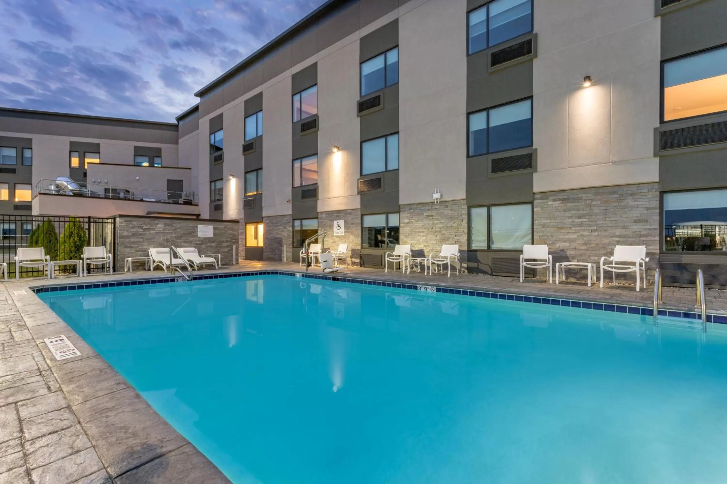 Swimming pool in Holiday Inn - Columbus by IHG