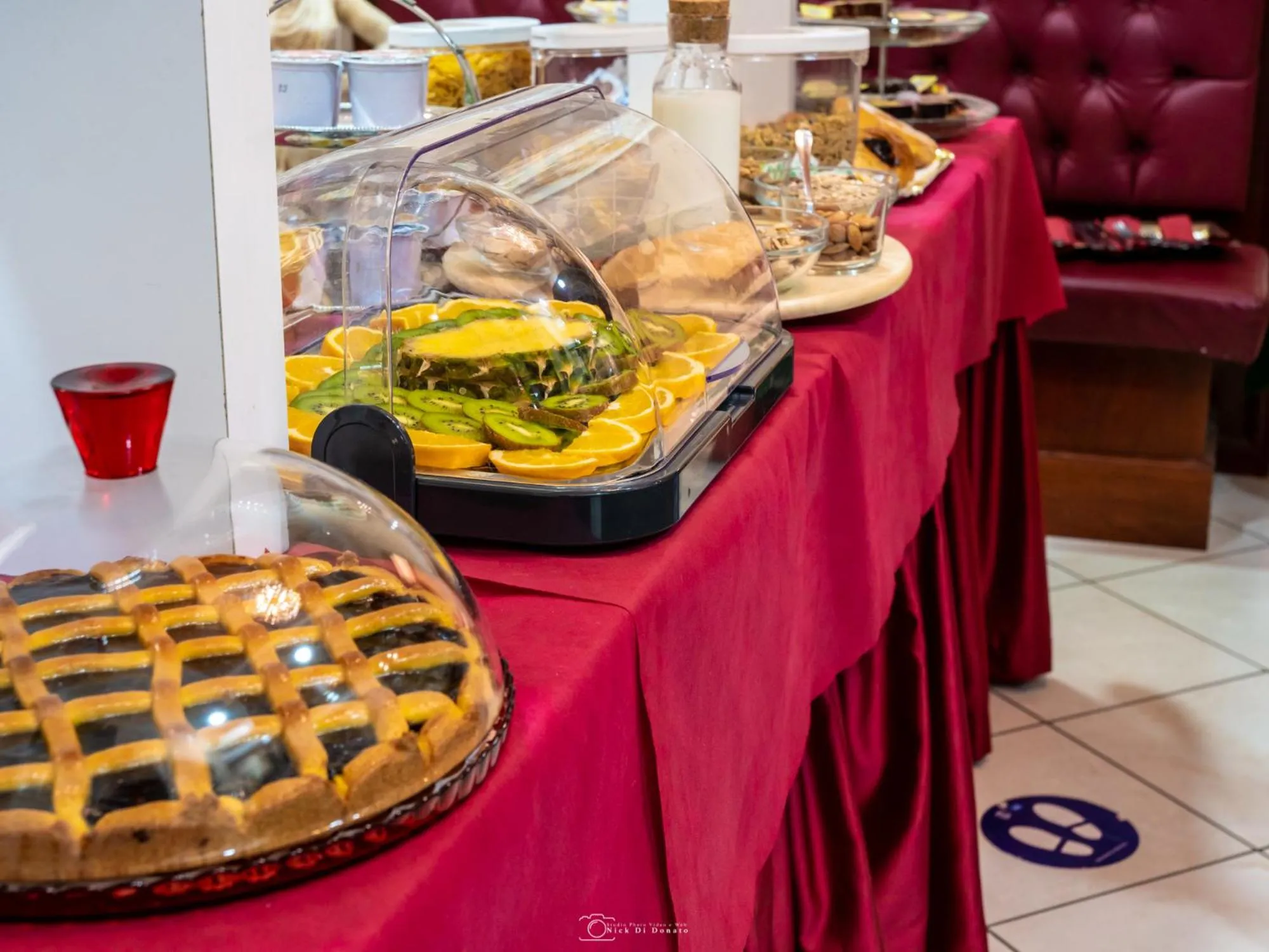 Food and drinks in Hotel Suite Caesar