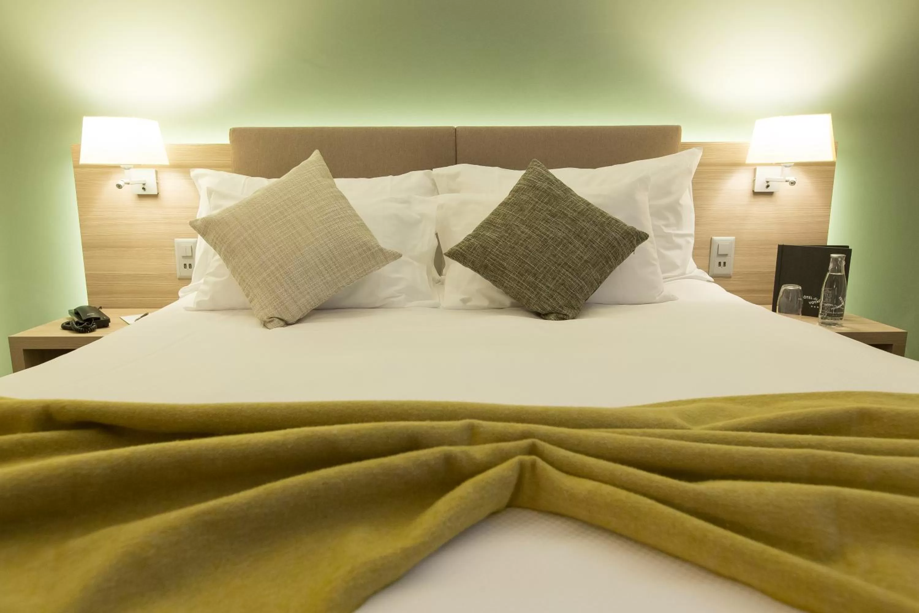 Decorative detail, Bed in Hôtel des Voyageurs Boutique