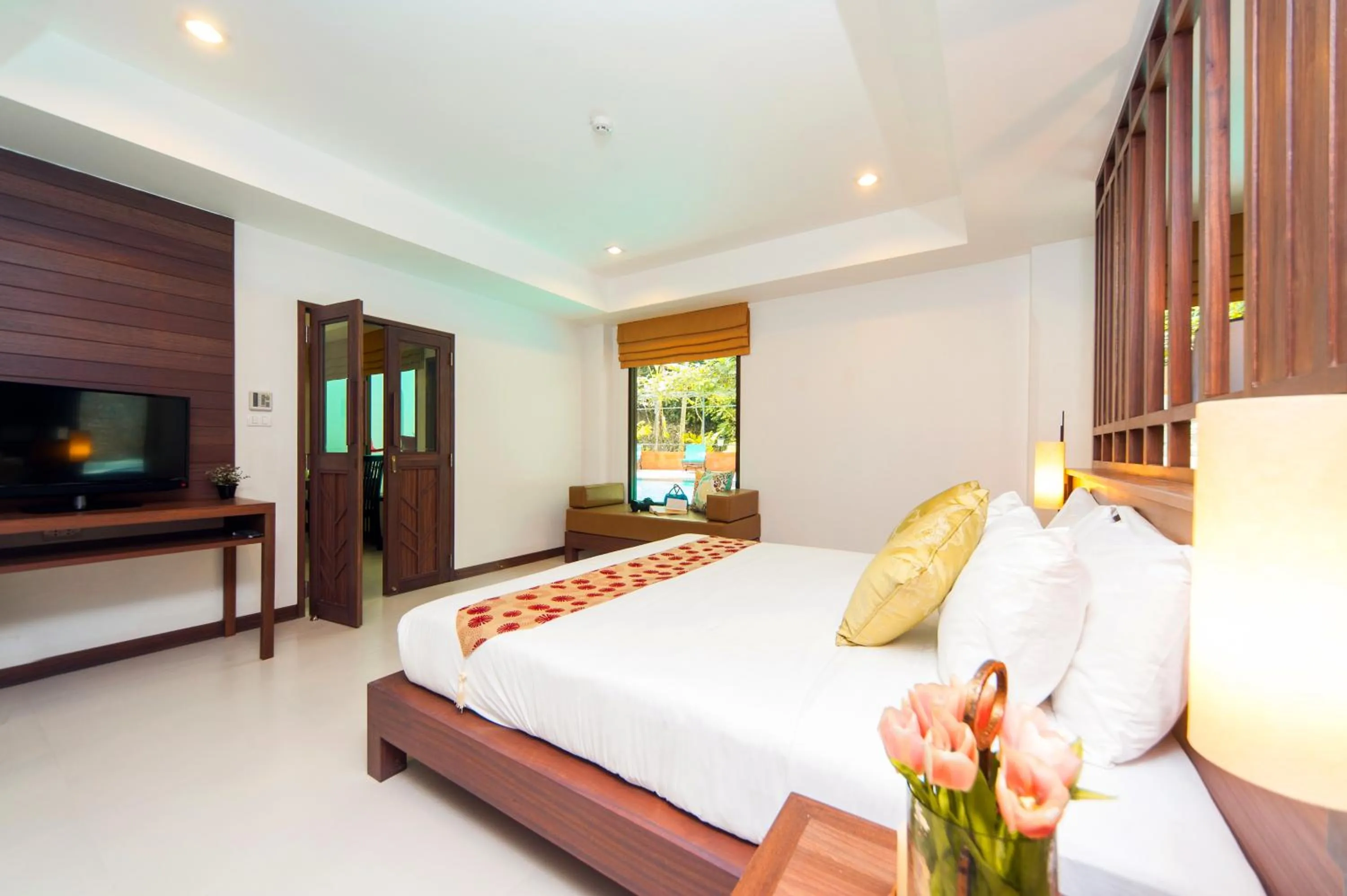 Bed in Ratana Hill Patong