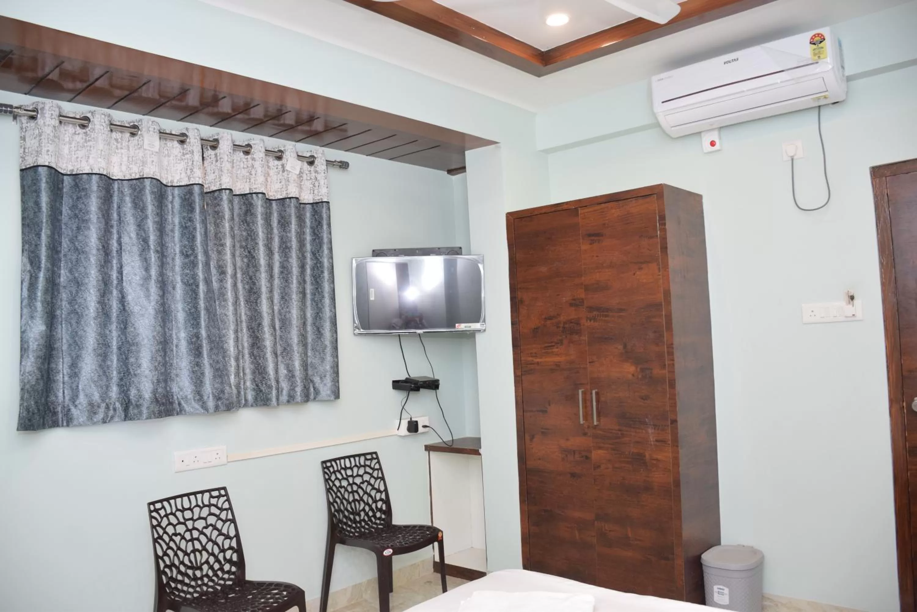 TV and multimedia in Shankar Residency, Akkalkot