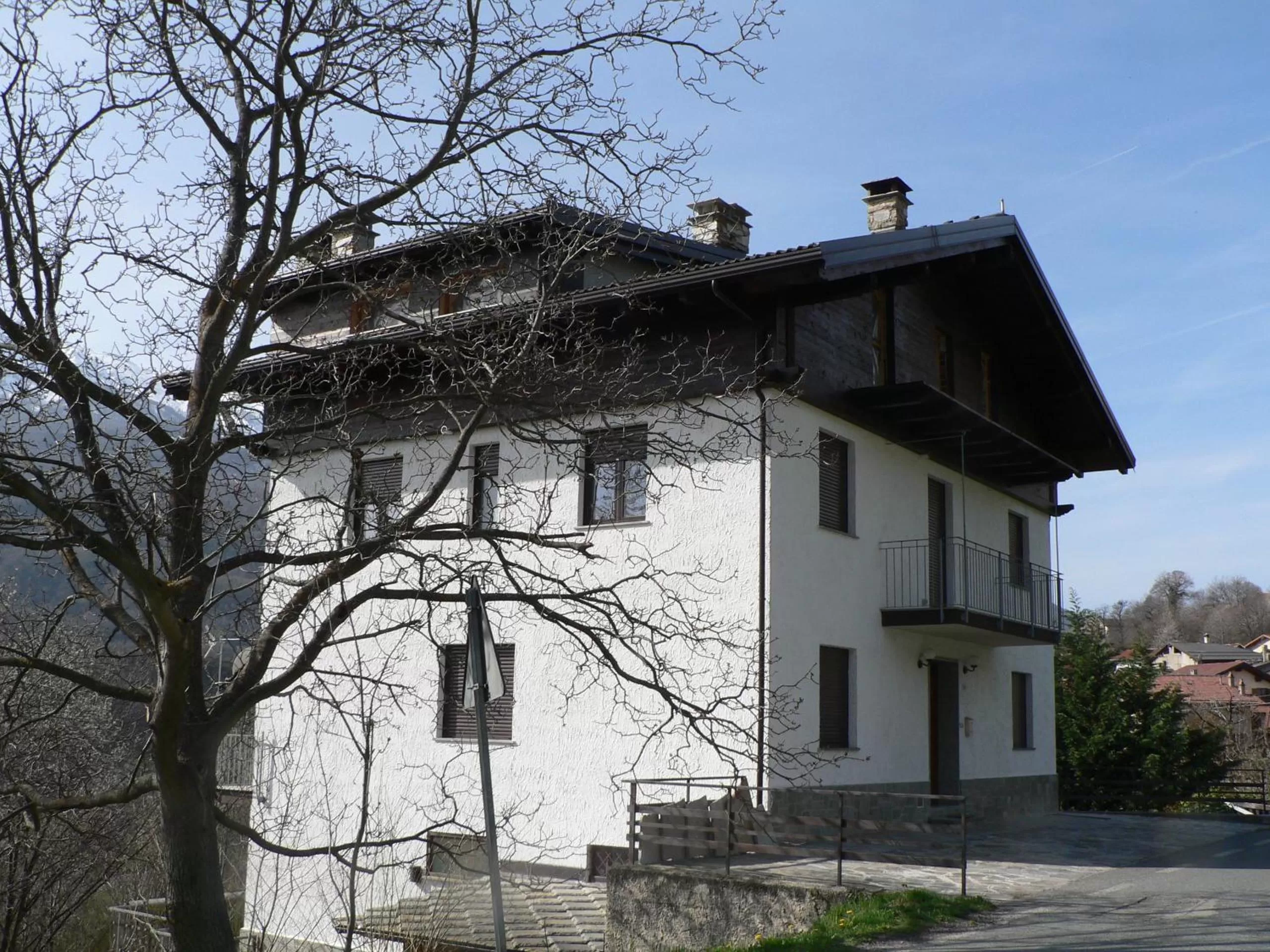 Property building in La Via del Sole