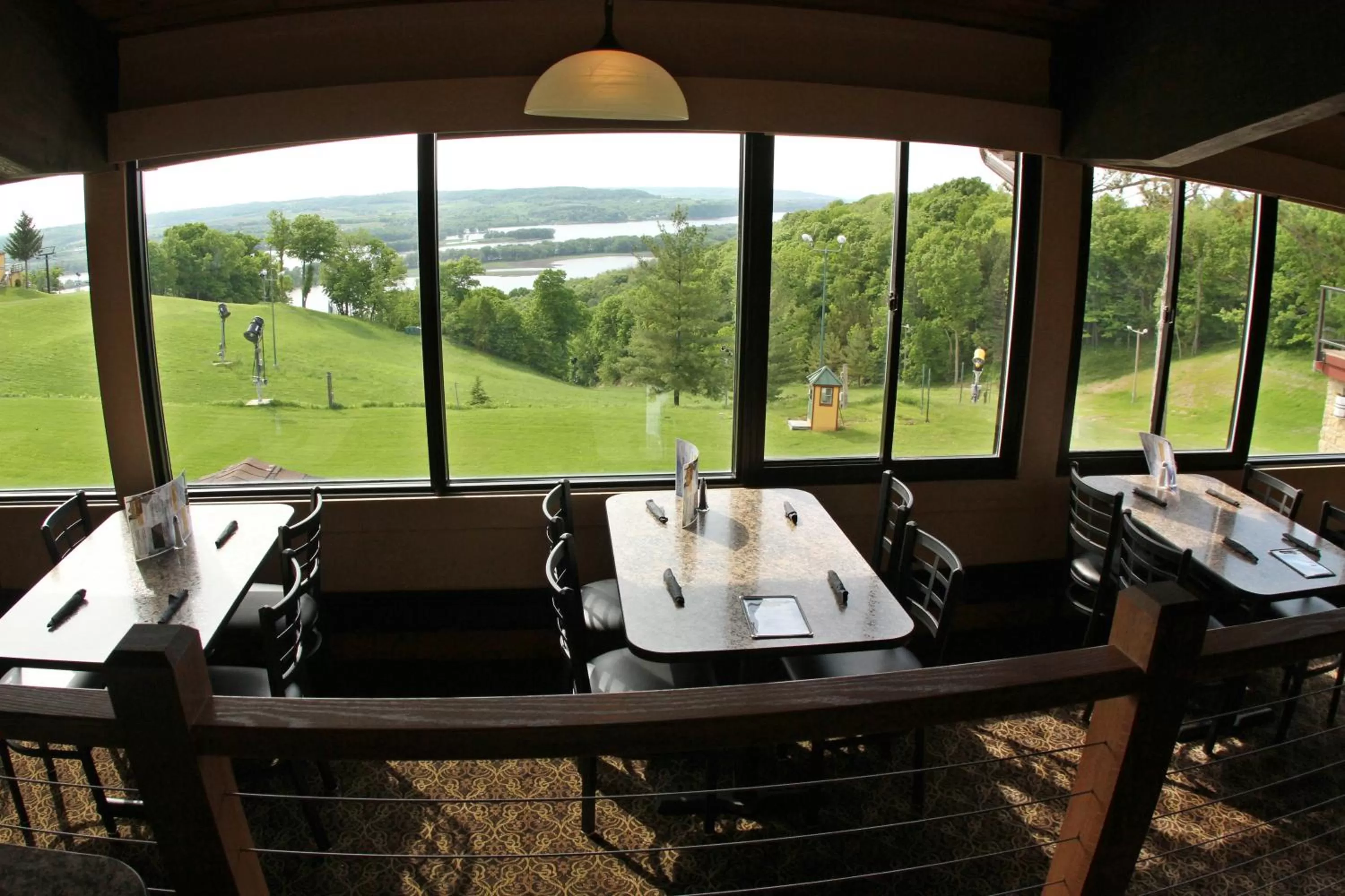 Restaurant/places to eat in Chestnut Mountain Resort