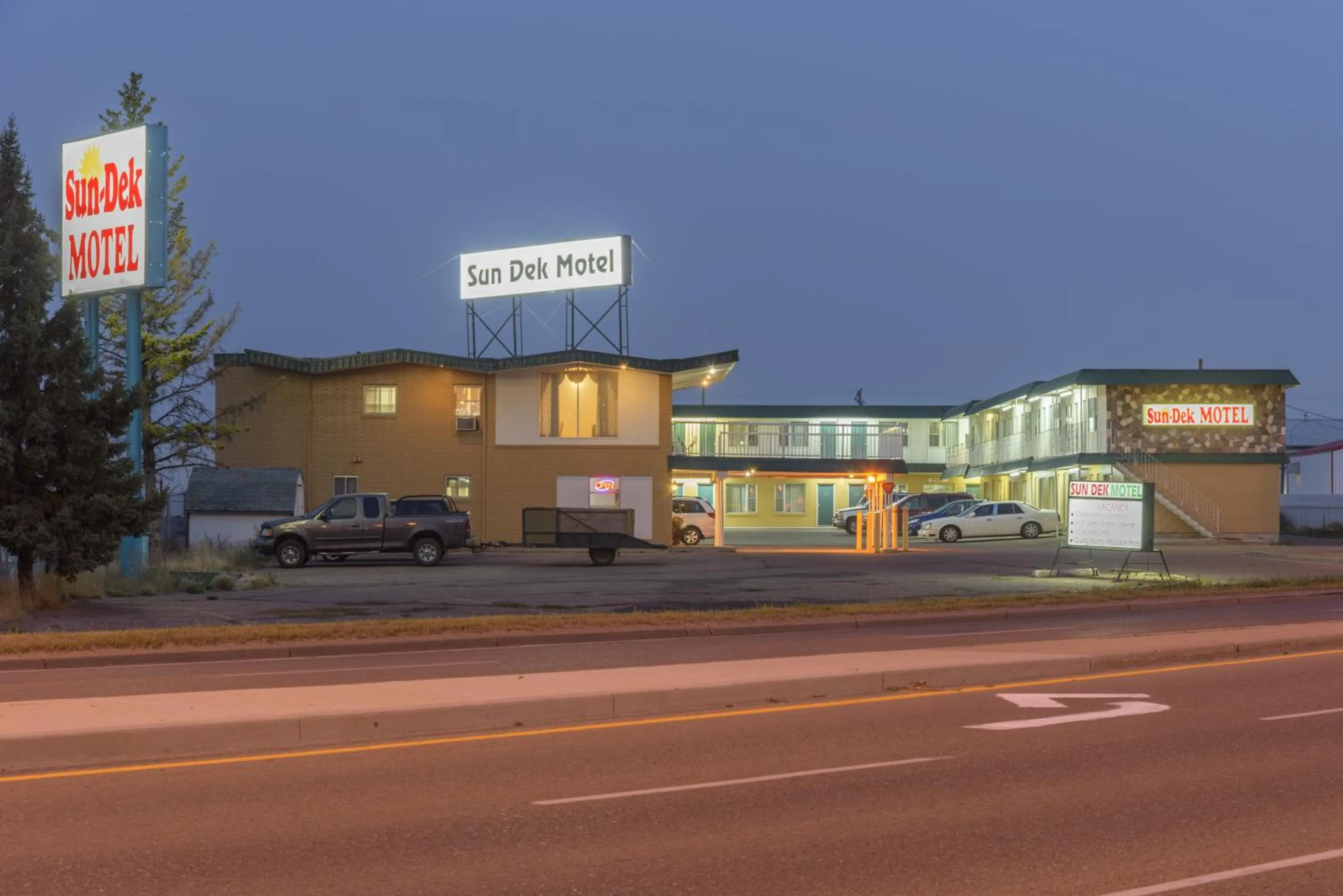 Sun-Dek Motel