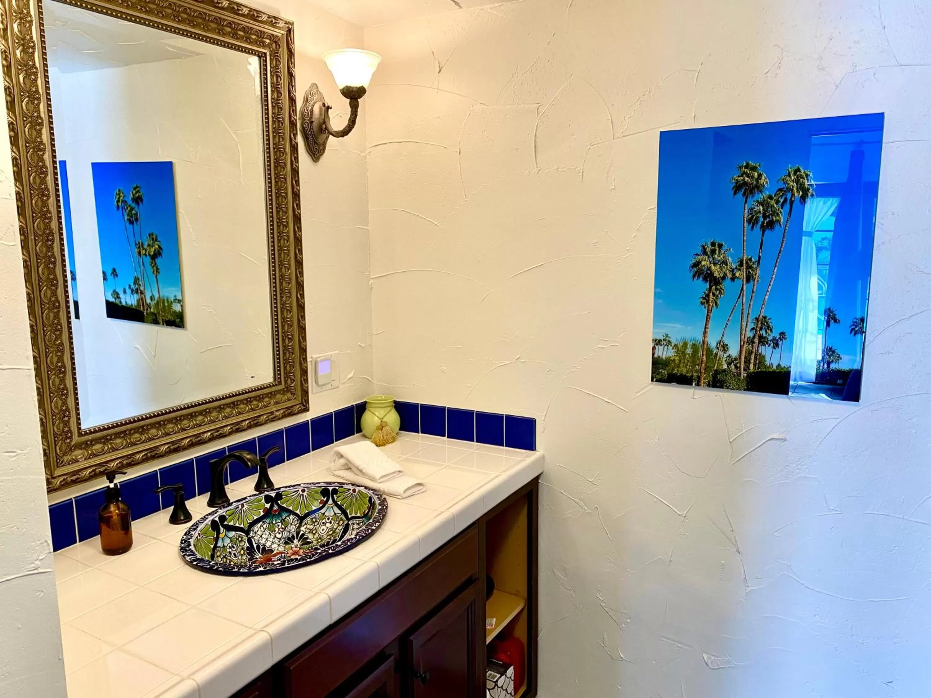 Bathroom in Old Ranch Inn - Adults Only 21 & Up