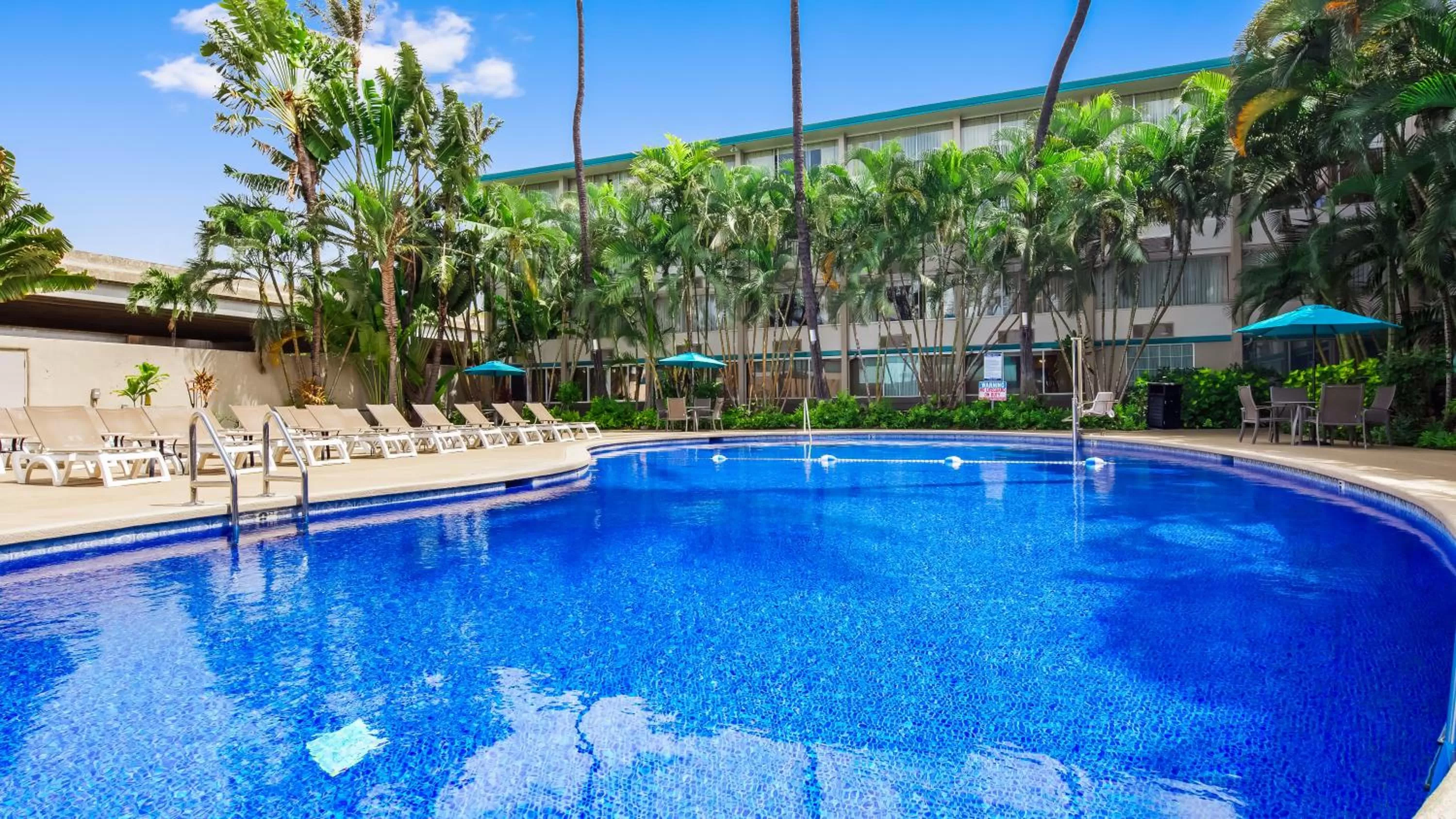 Swimming pool in Airport Honolulu Hotel, Trademark Collection by Wyndham