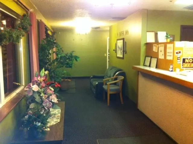 Lobby or reception in Landmark Inn