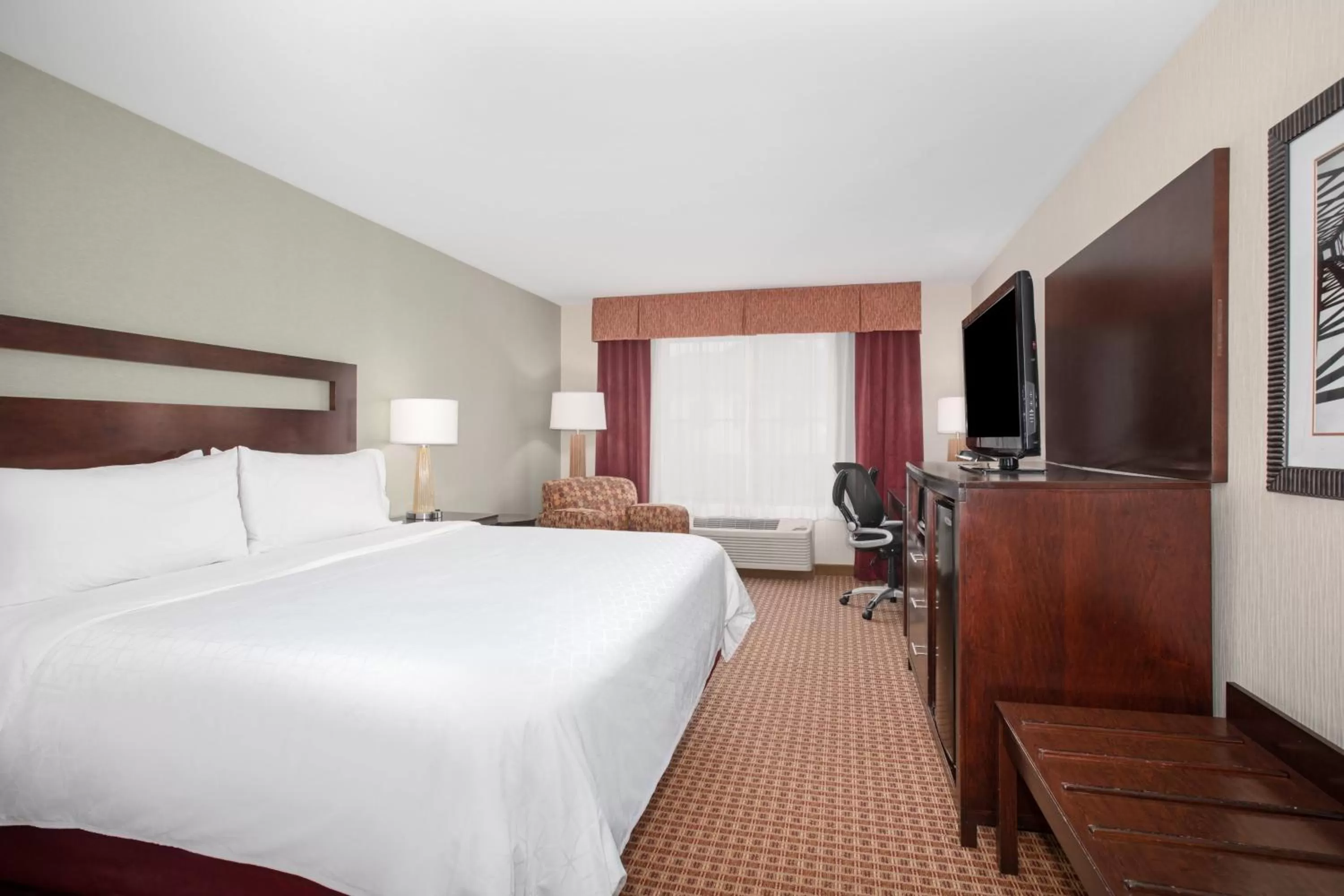 Photo of the whole room, Bed in Holiday Inn Express Hotel & Suites Gillette by IHG
