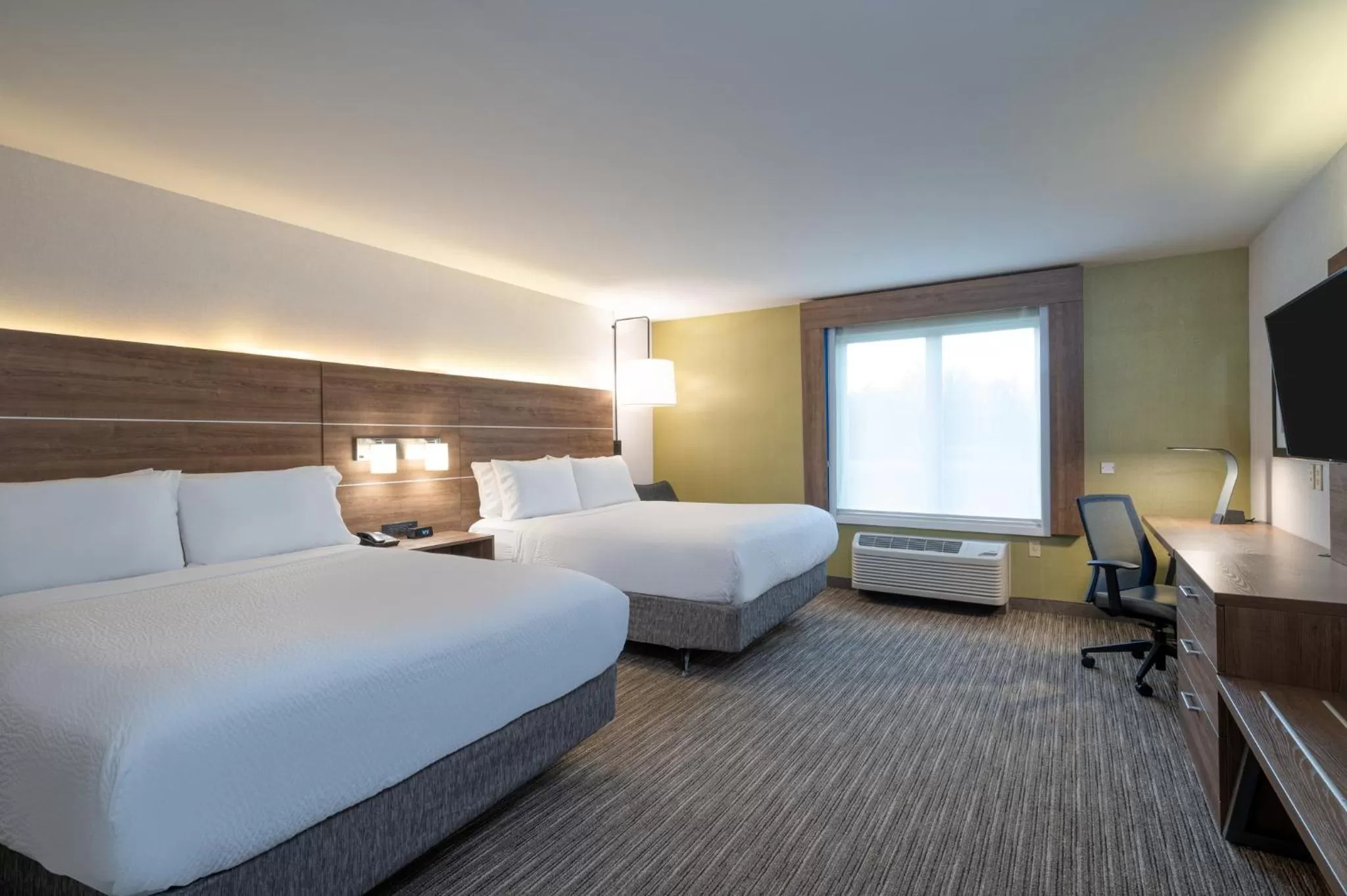 Photo of the whole room, Bed in Holiday Inn Express Radcliff Fort Knox by IHG