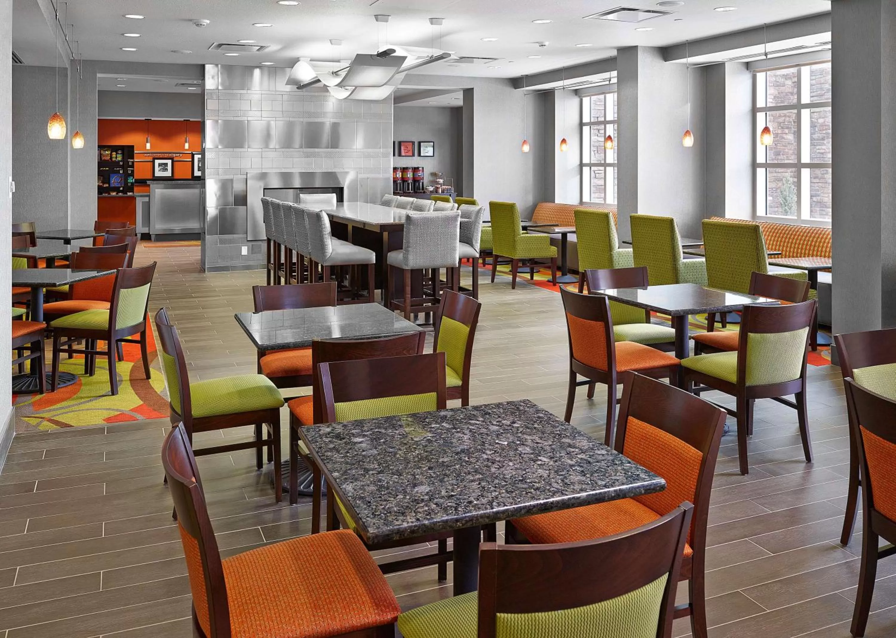 Dining area in Hampton Inn by Hilton Calgary Airport North
