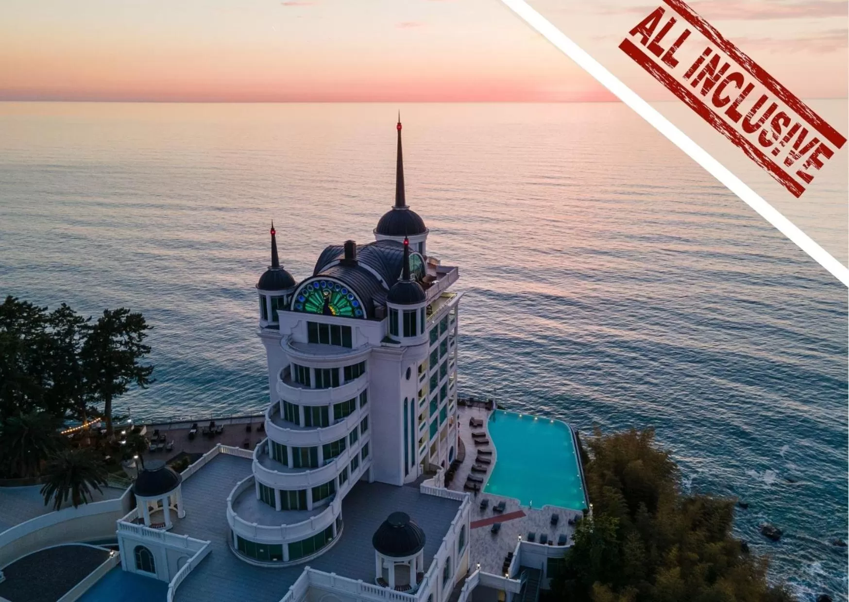 Swimming pool in Castello Mare Hotel