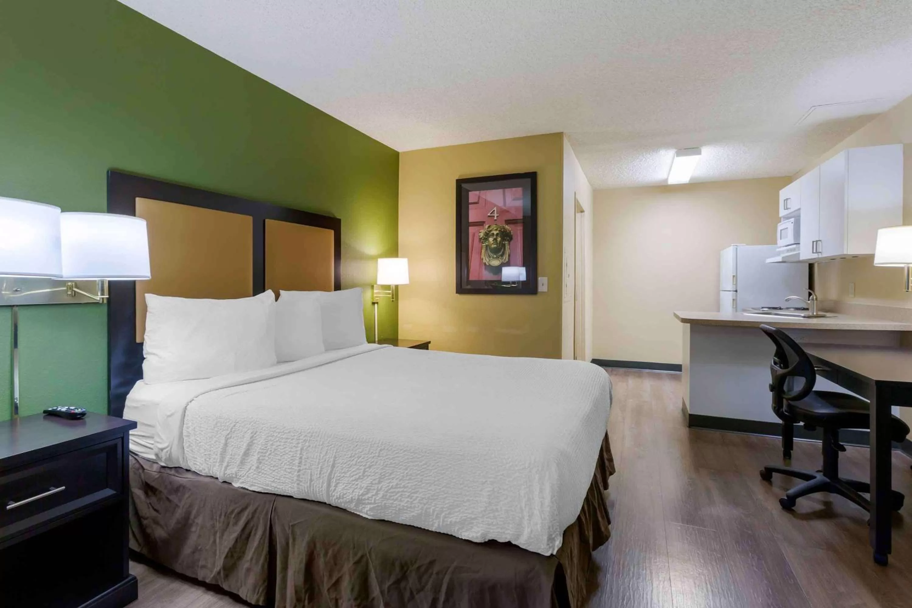 Bedroom, Bed in Extended Stay America Select Suites - Phoenix - Scottsdale - North
