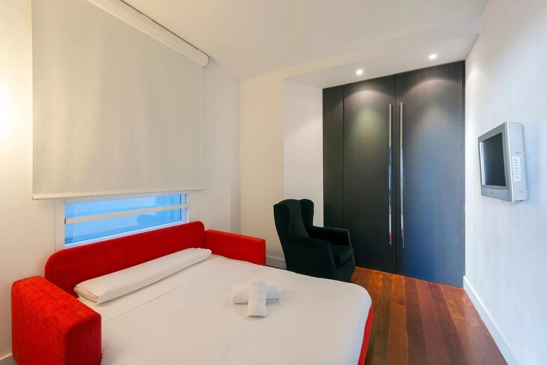 Living room, Bed in Sea You Hotel Port Valencia