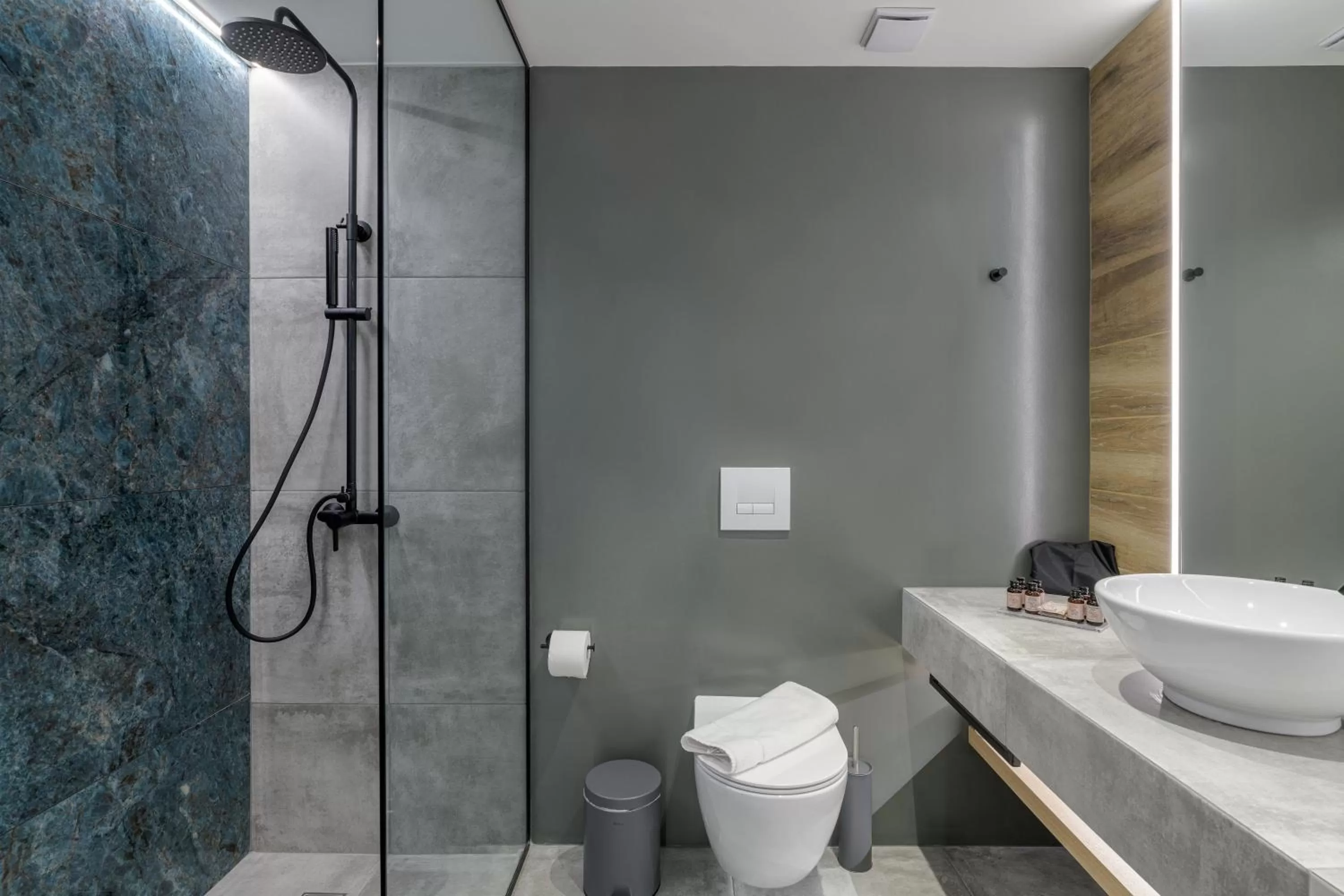 Acropolis Magenta Luxury Suites