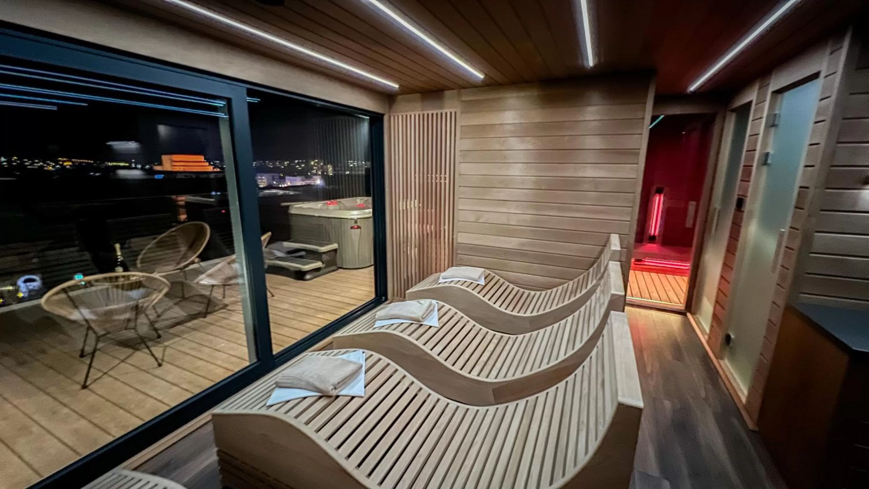 Sauna in BOUTIQUE HOTEL11 with rooftop SPA