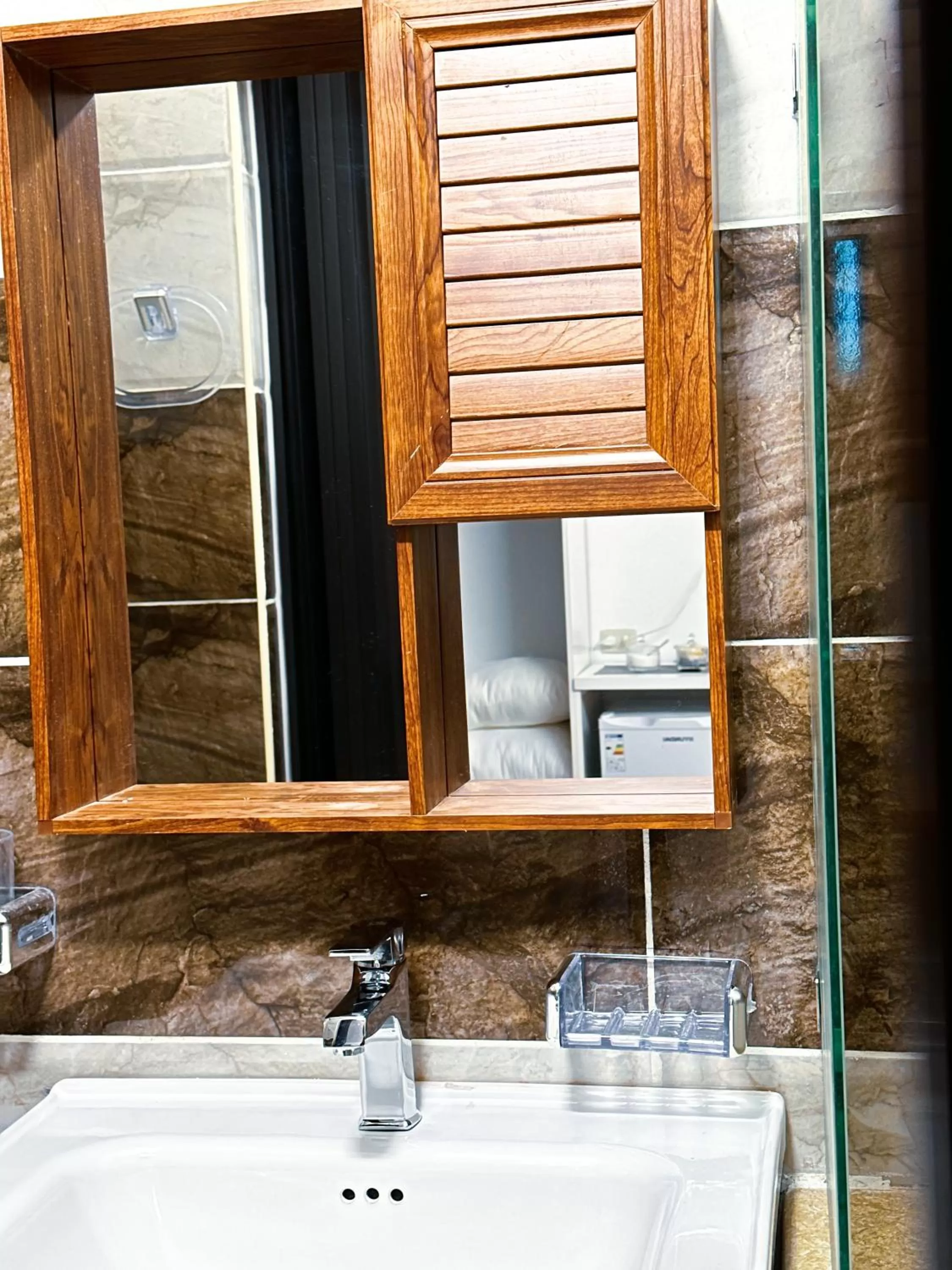 Bathroom in Panorama Jerash HOTEL (2)