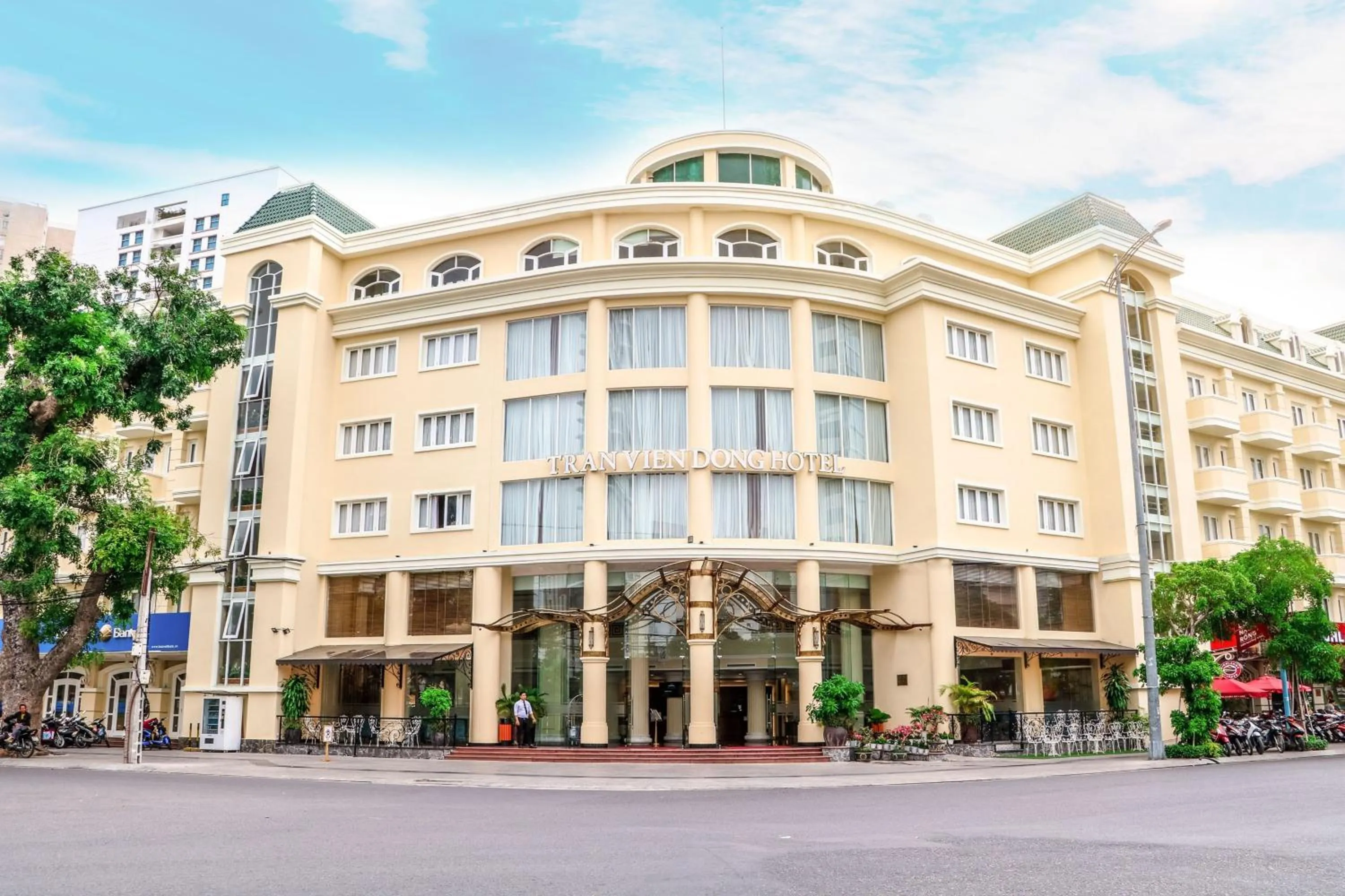 Property building in Tran Vien Dong Hotel