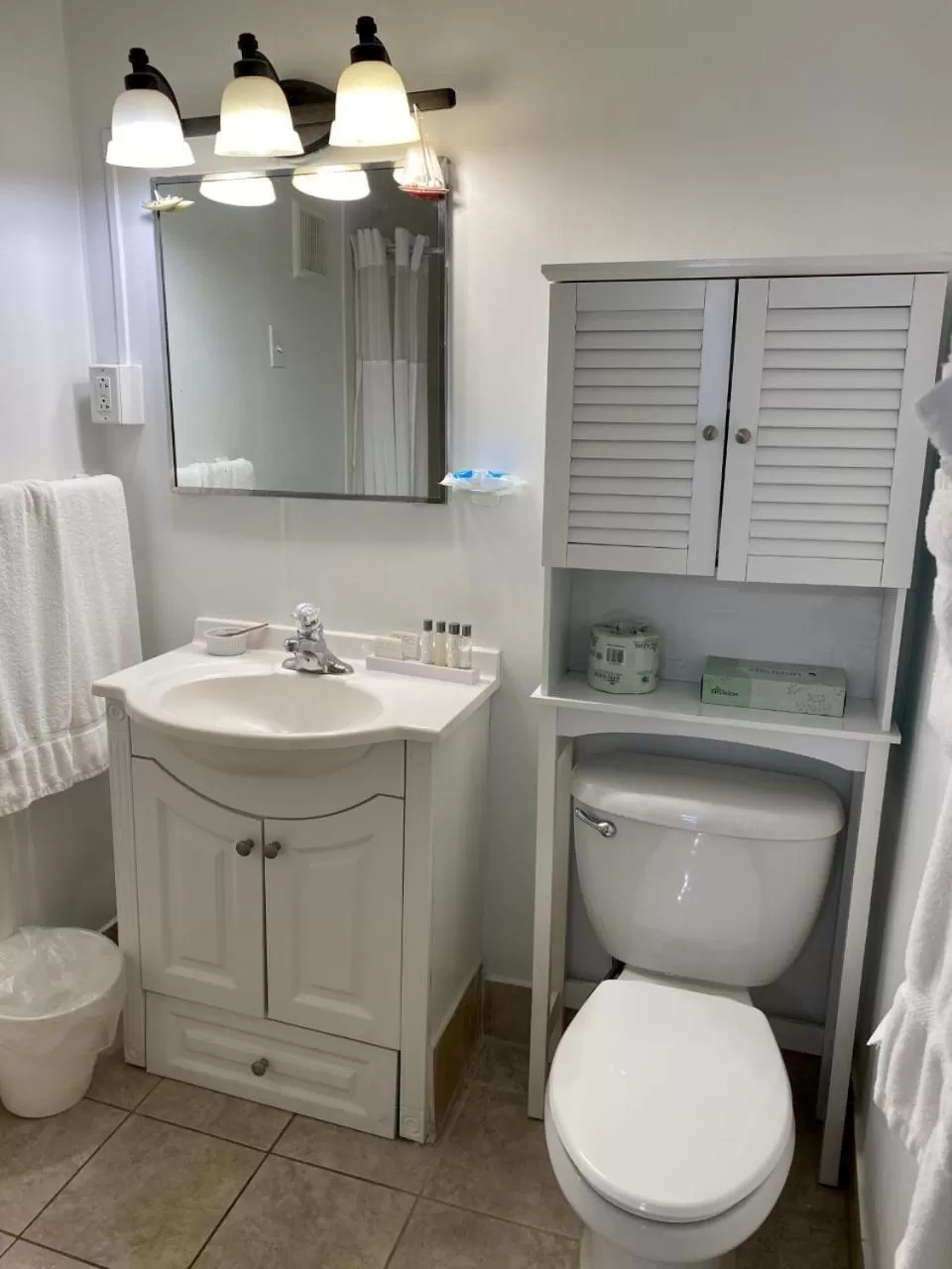 Bathroom in Drop Anchor Resort & Marina
