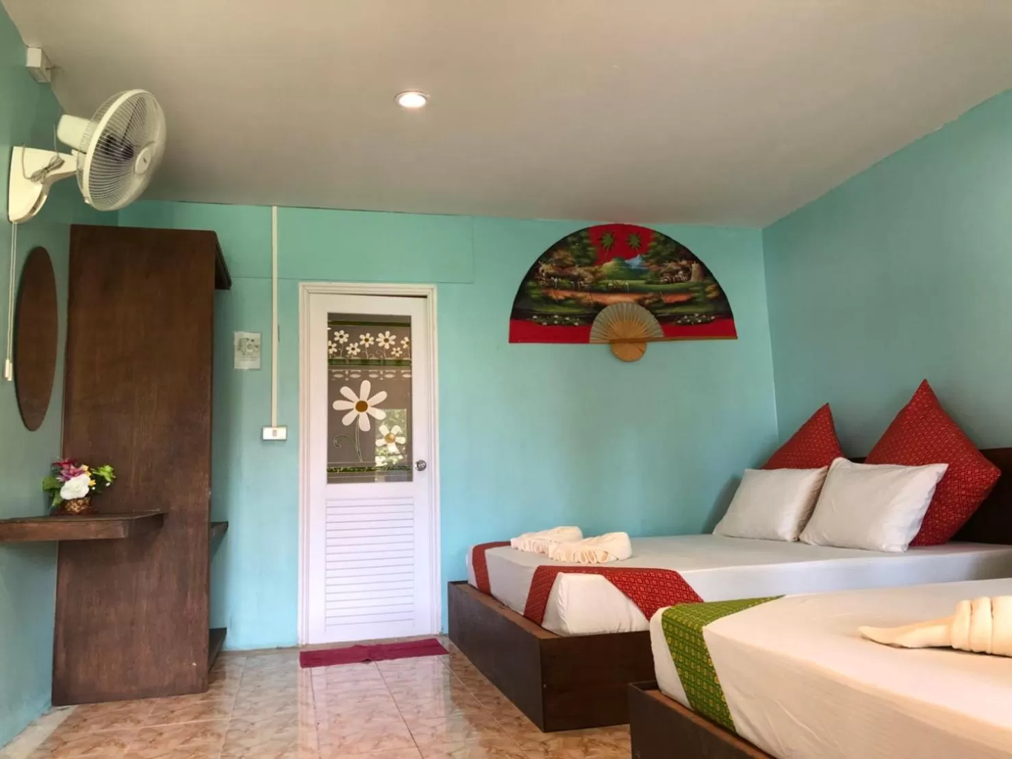 Bed in Koh Ngai Kaimuk Thong Resort