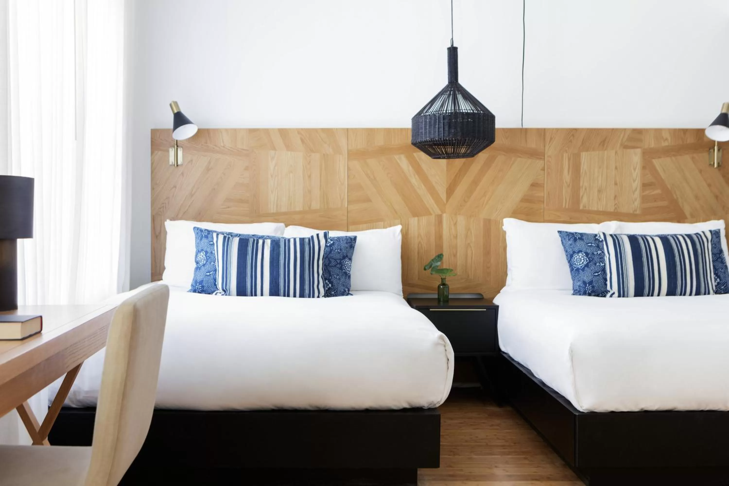 Photo of the whole room, Bed in Kimpton Angler’s Hotel South Beach by IHG