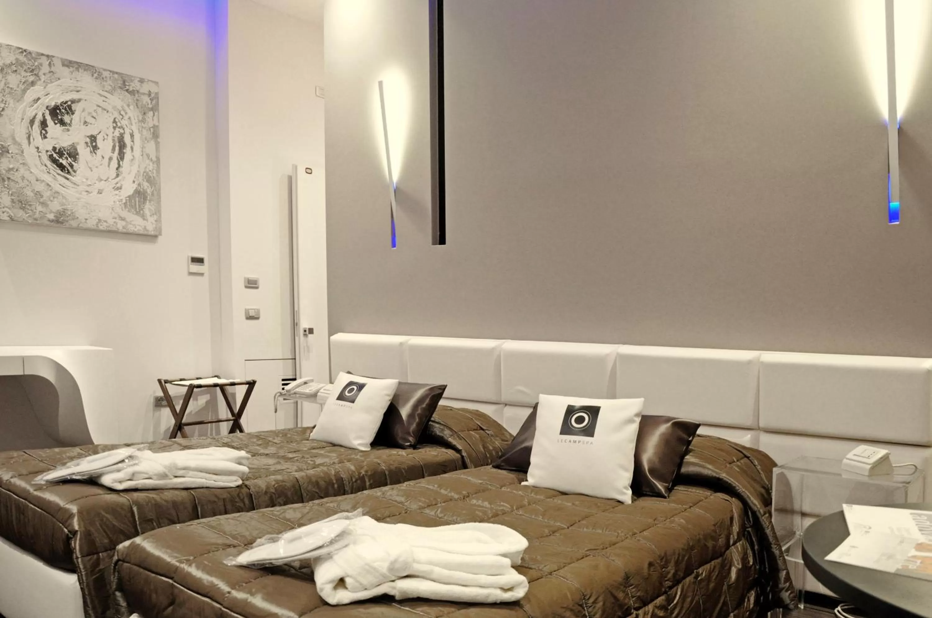 Photo of the whole room in Le Camp Suite & Spa