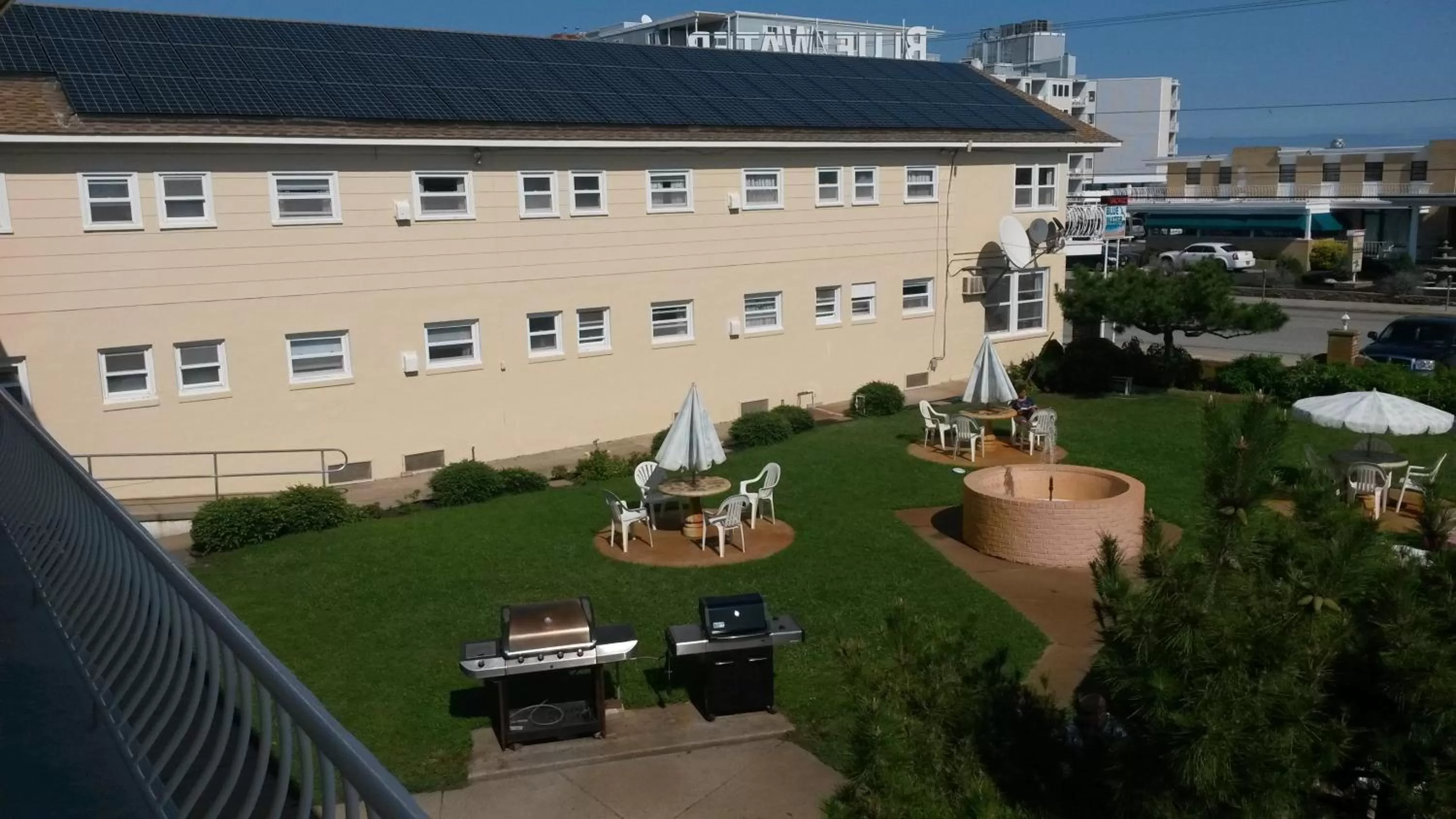 Facade/entrance in Blue Water Motel