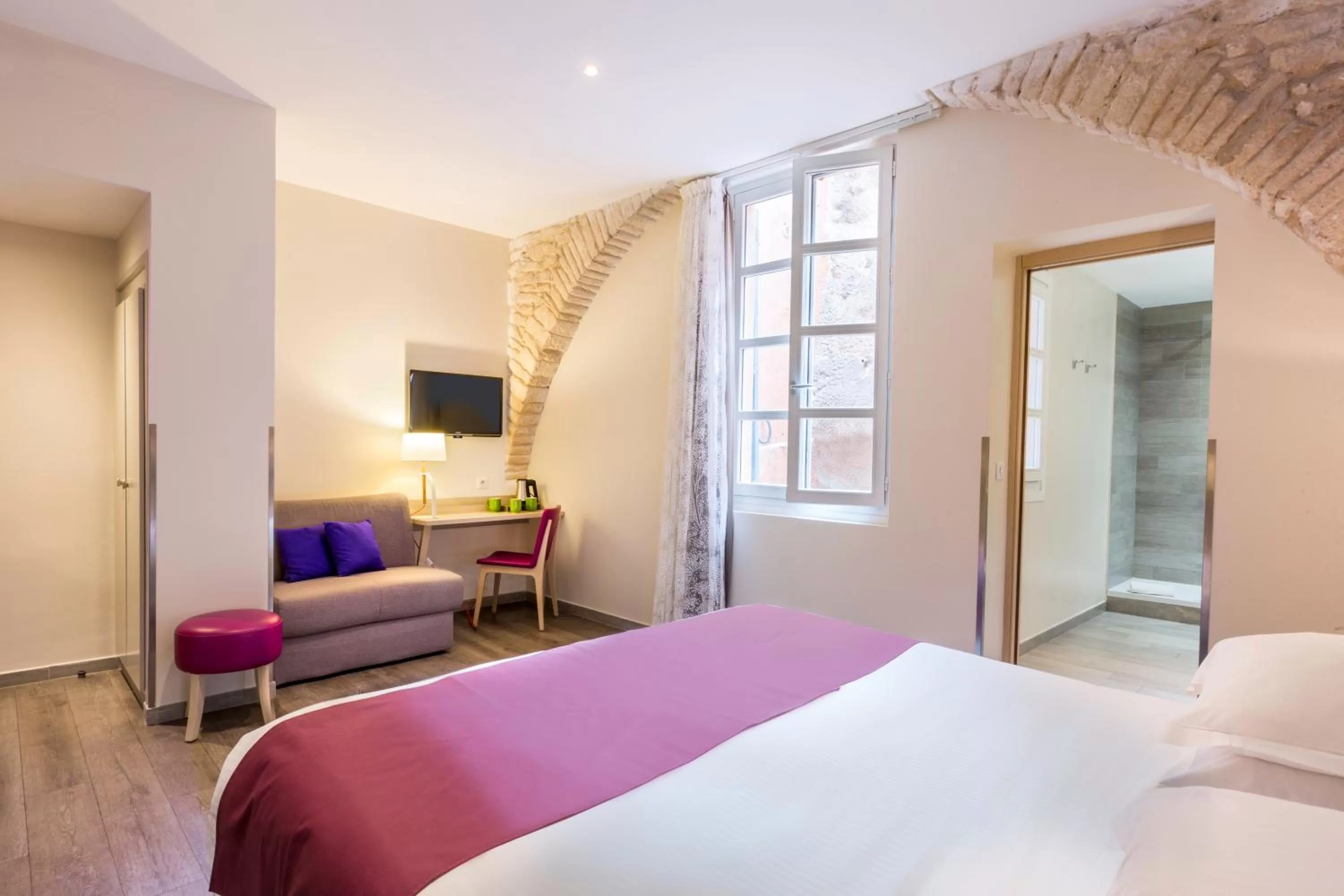 Bed in Best Western Hotel du Roy d'Aragon