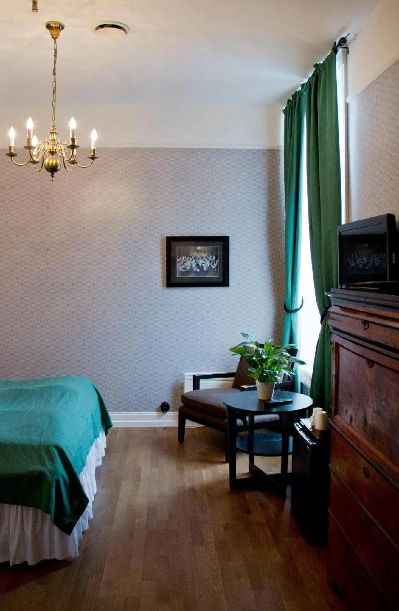 Seating area, Bed in Hotel Kong Carl - Unike Hoteller