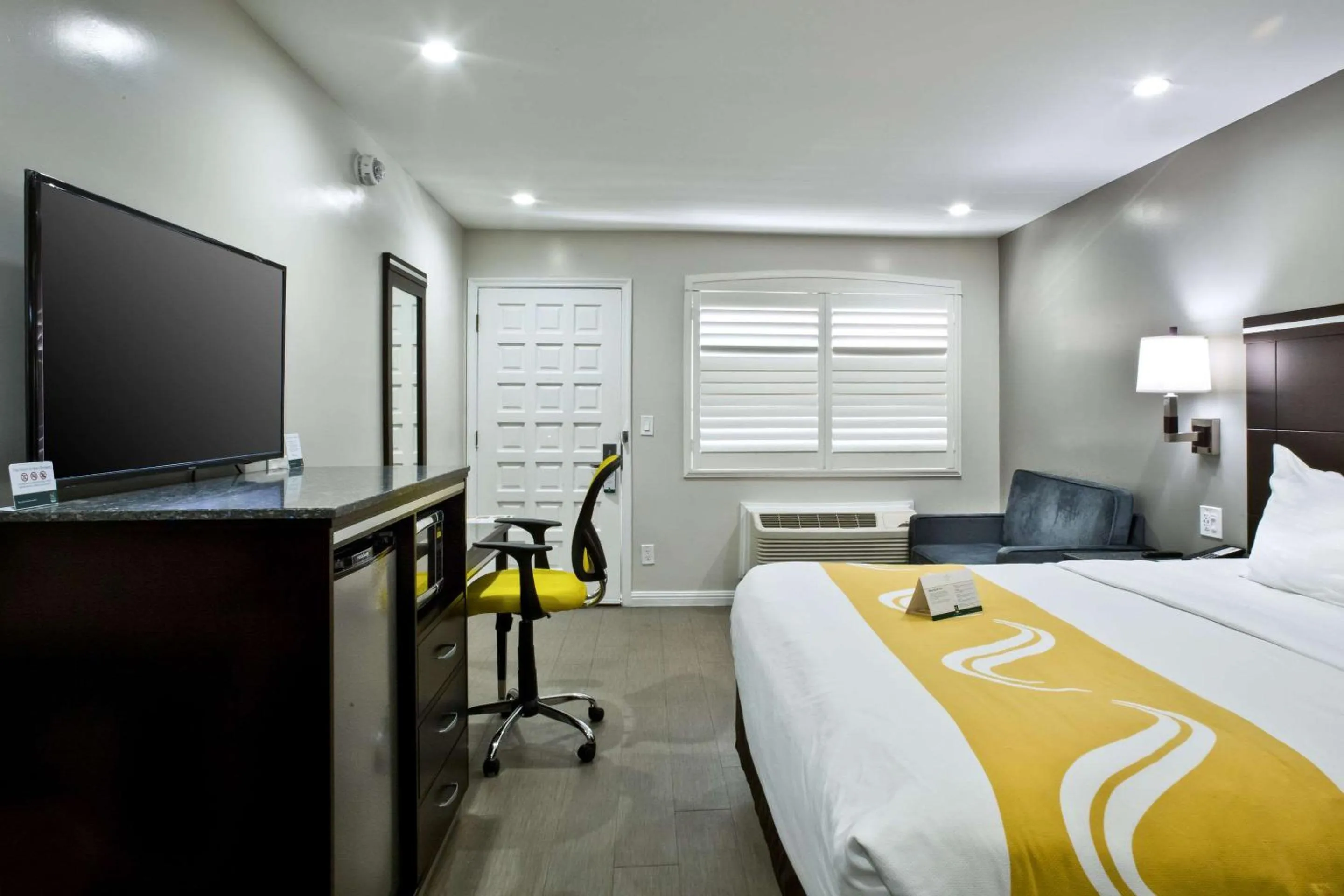 Photo of the whole room, Bed in Bay Area Inn & Suites