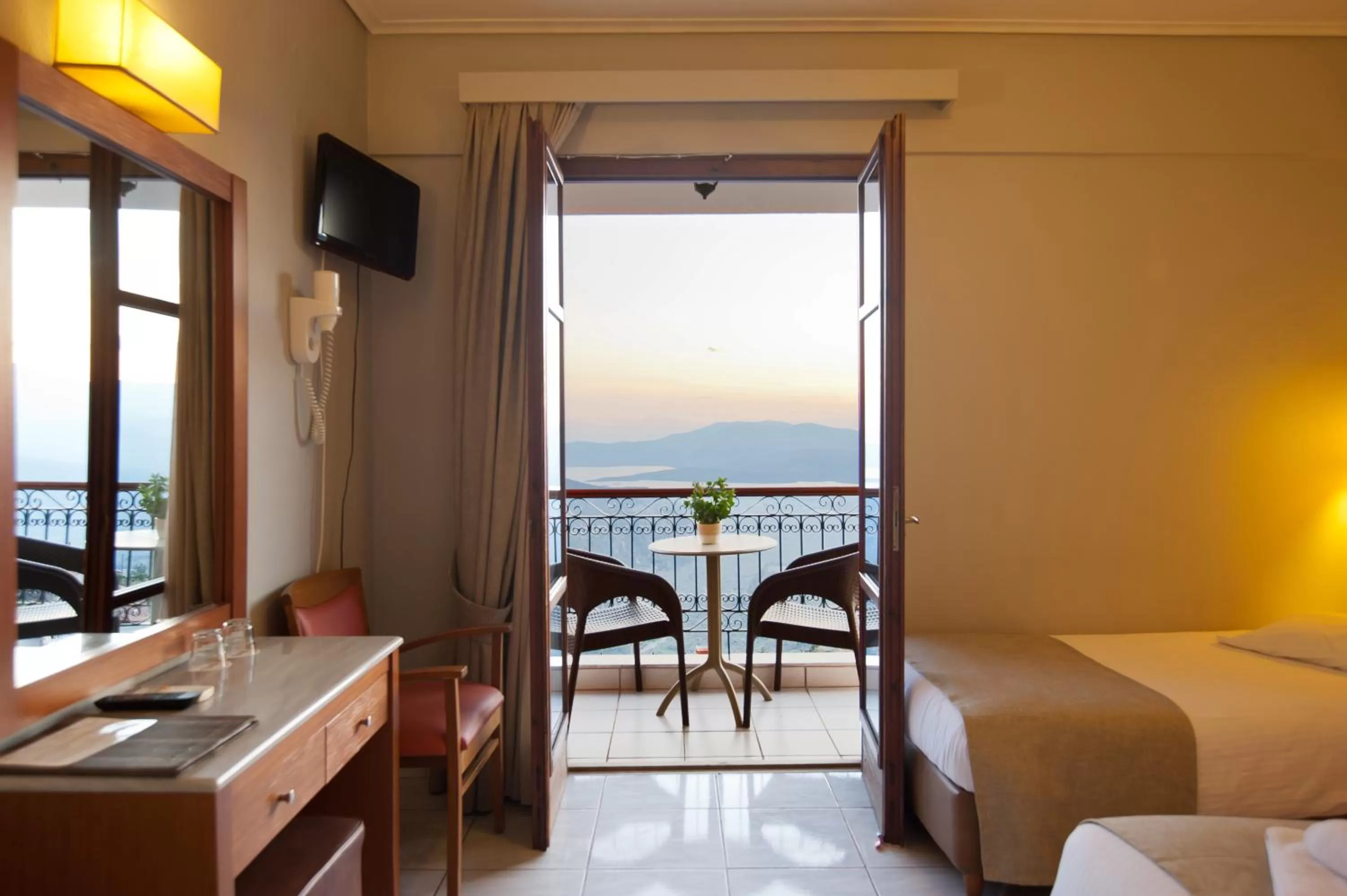 Other, Bed in Fedriades Delphi Hotel