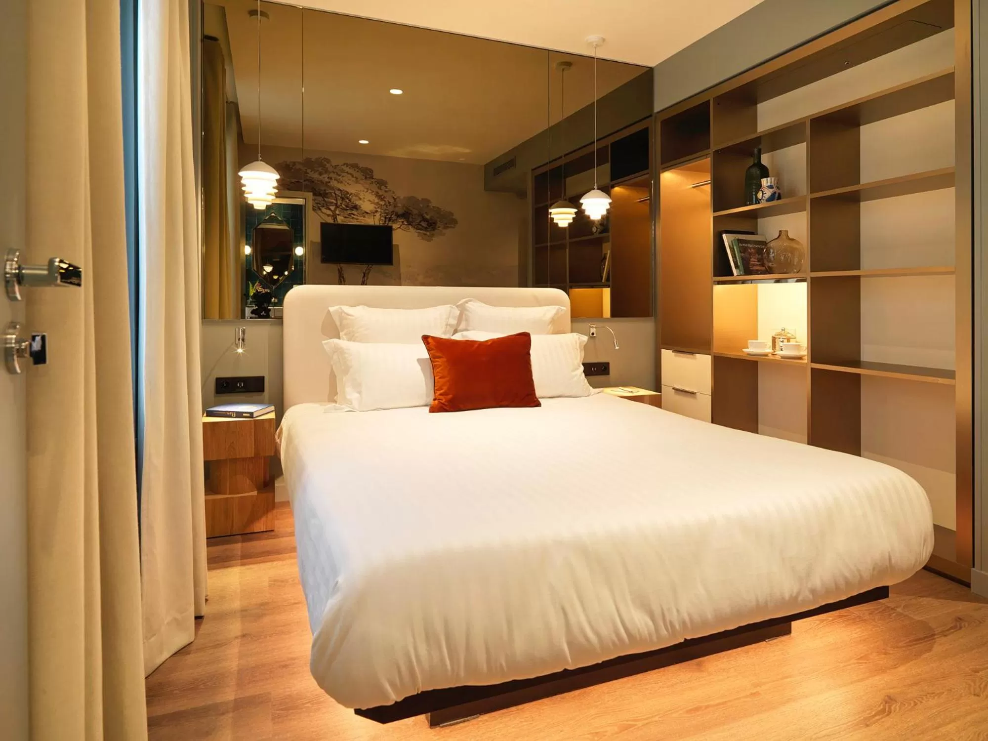 Bedroom, Bed in Le Katorze Hôtel