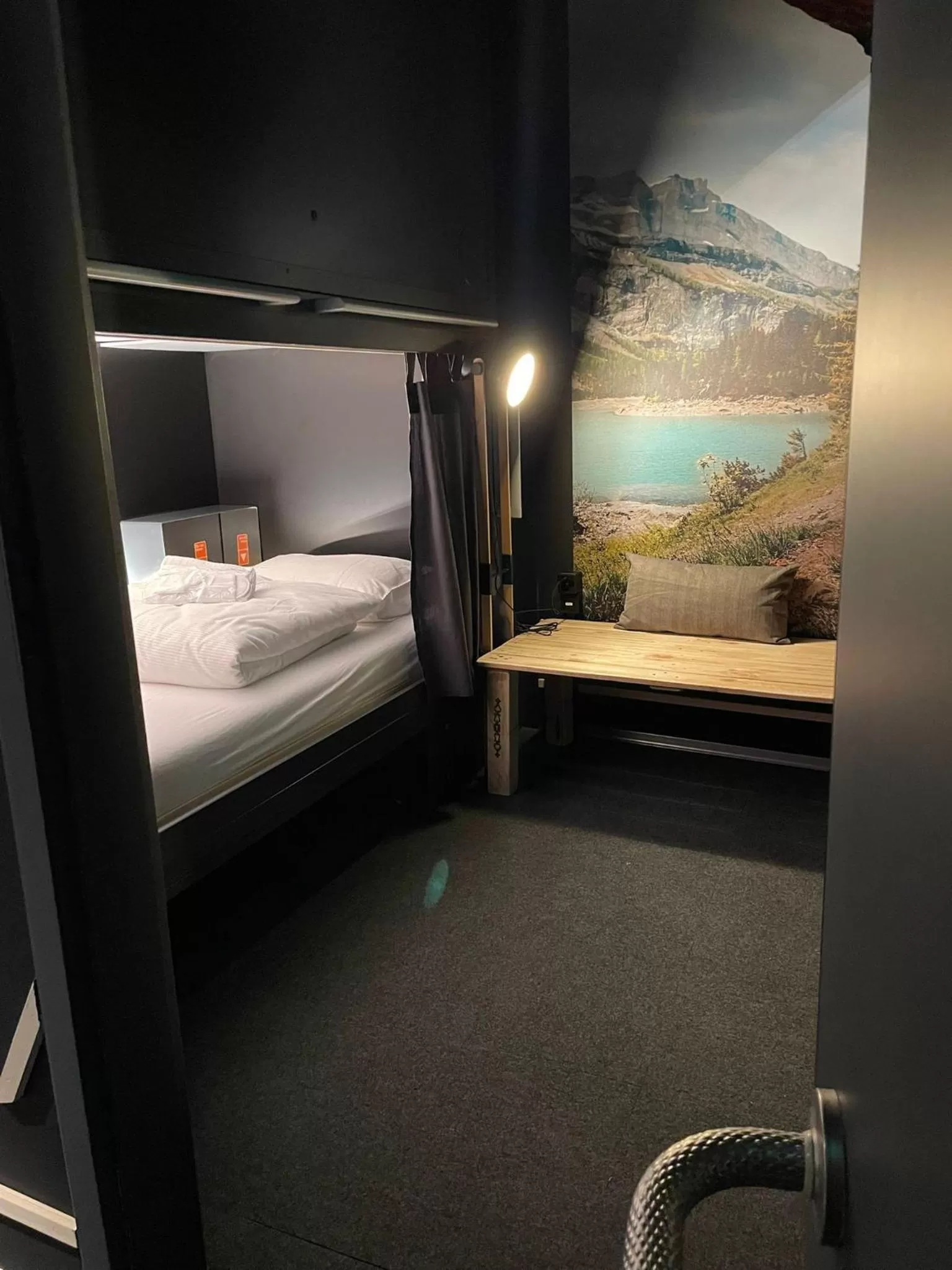 Photo of the whole room, Bed in Capsule Hotel - Zurich Airport
