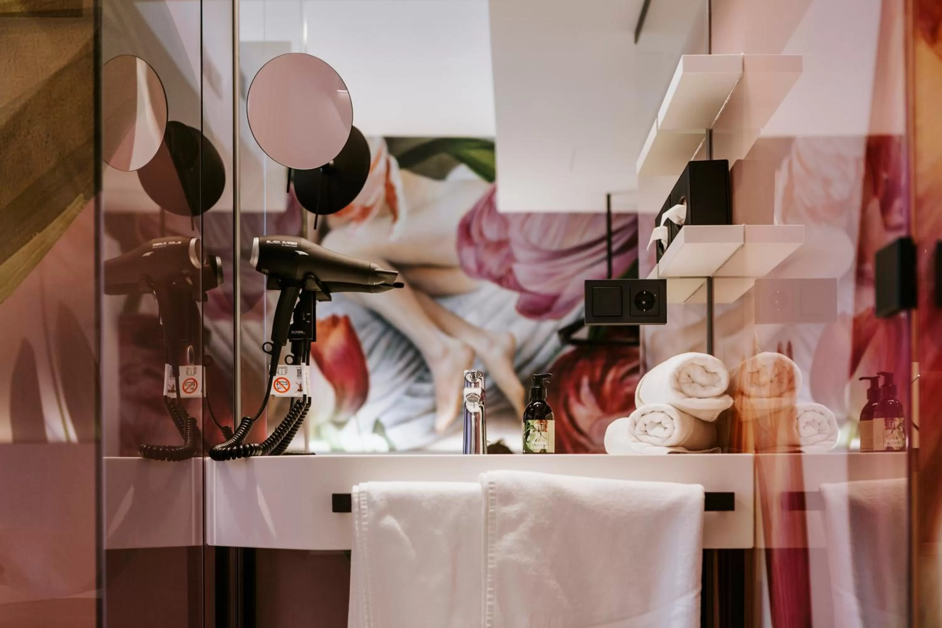 Bathroom in ART-INN Design Self-Check-in-Hotel