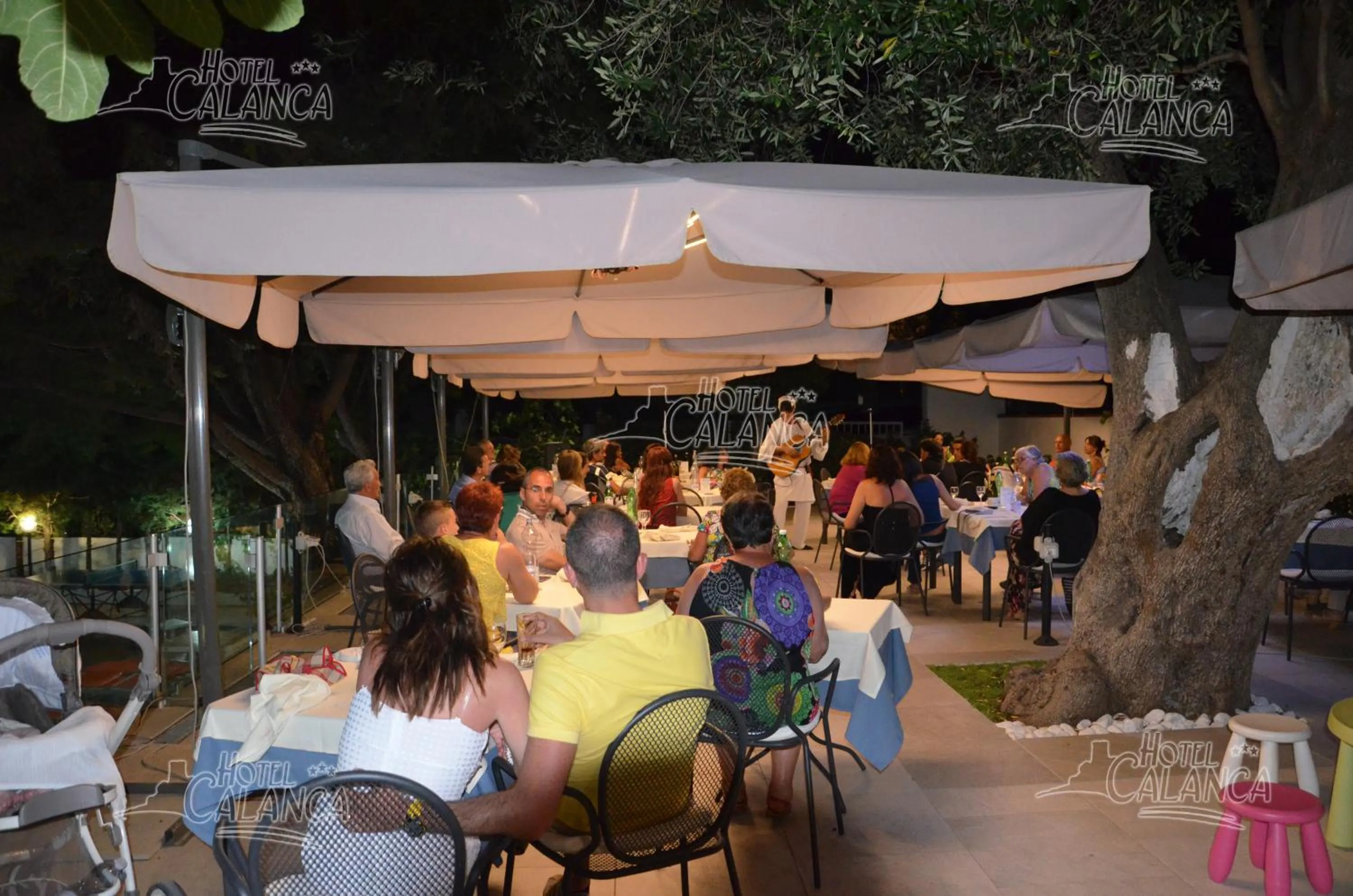 Restaurant/places to eat in Hotel Calanca