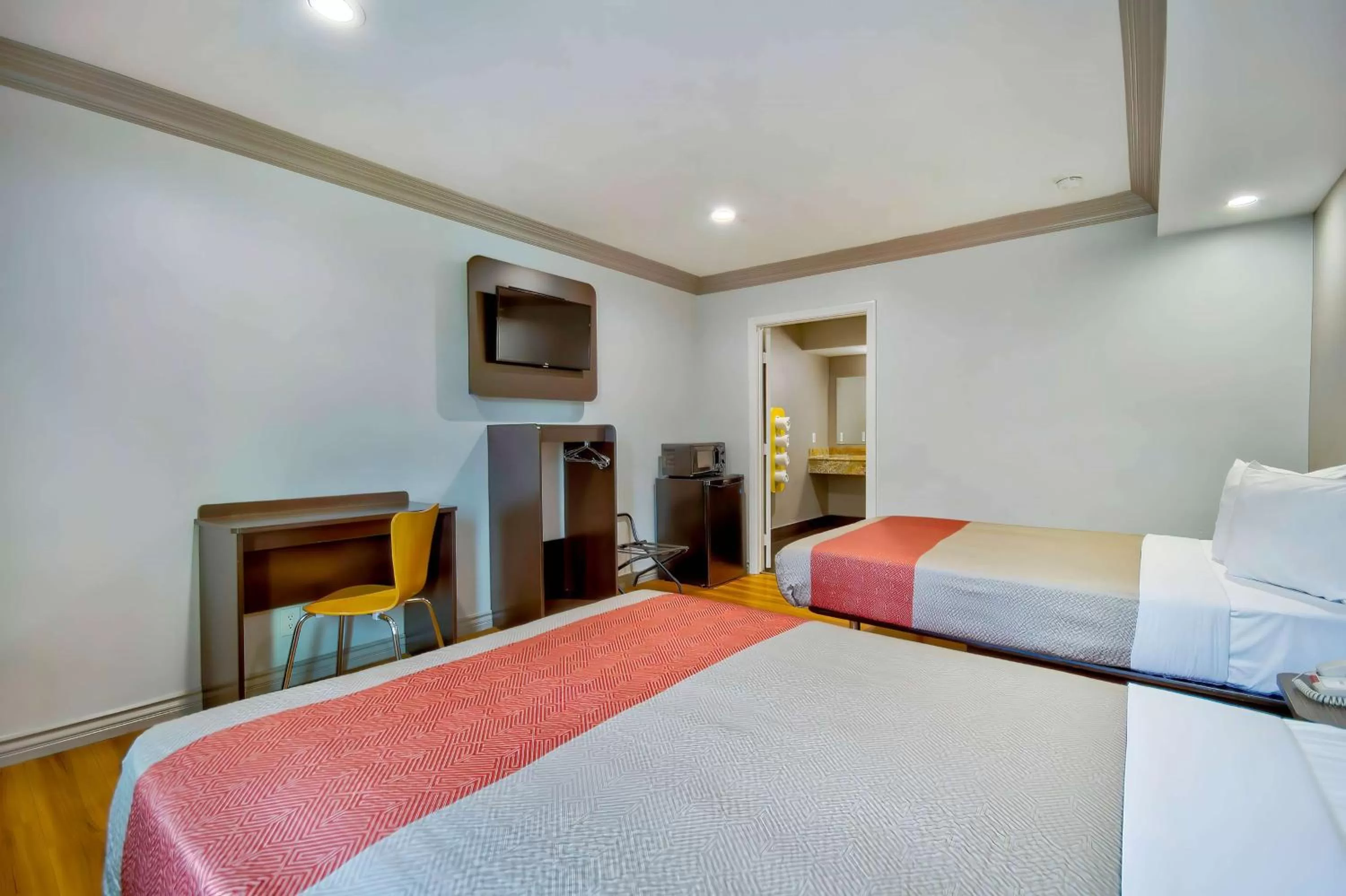 Bedroom in Motel 6 Gardena