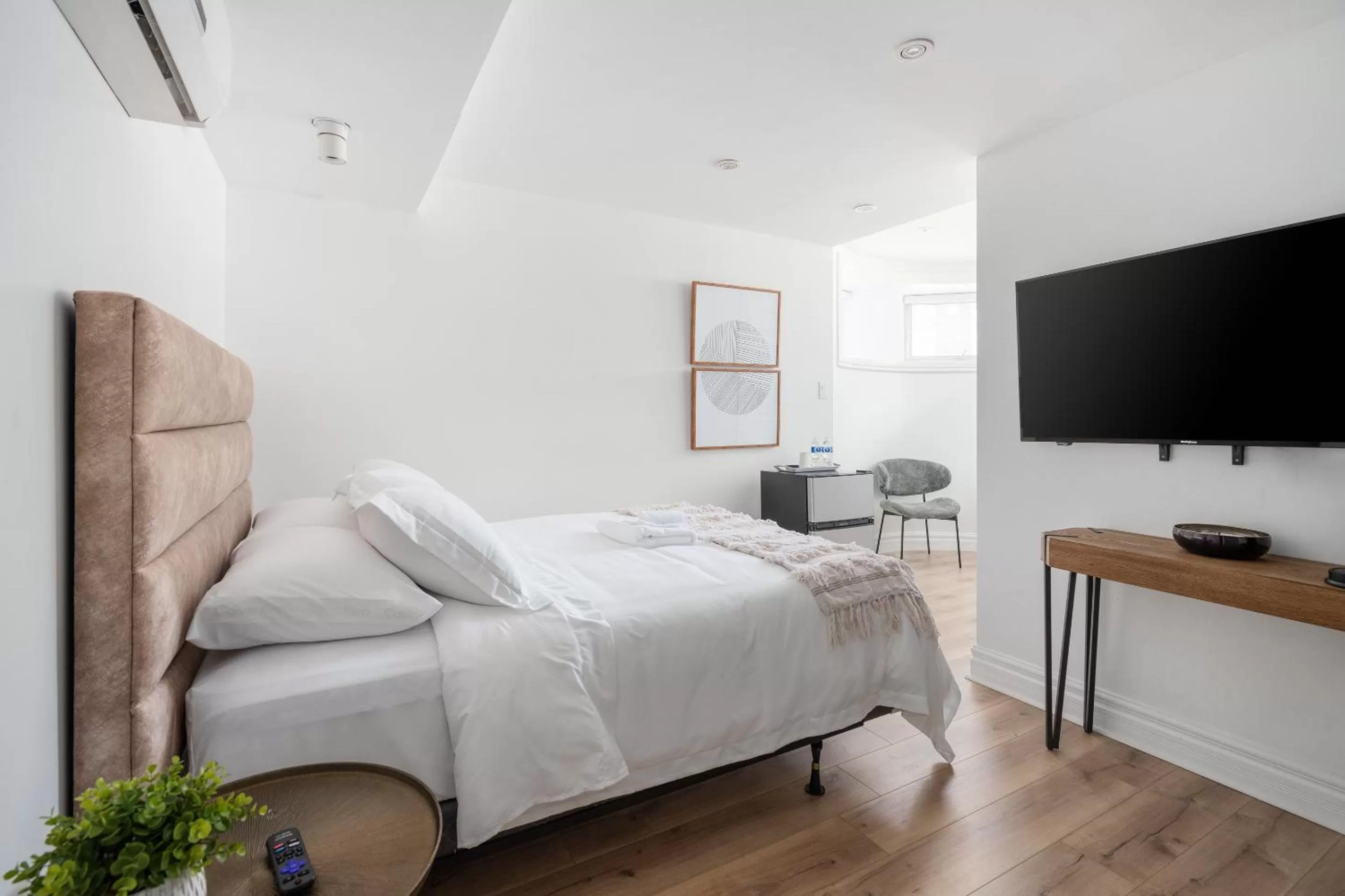 Bed in Le Penfield Par Nomade MTL