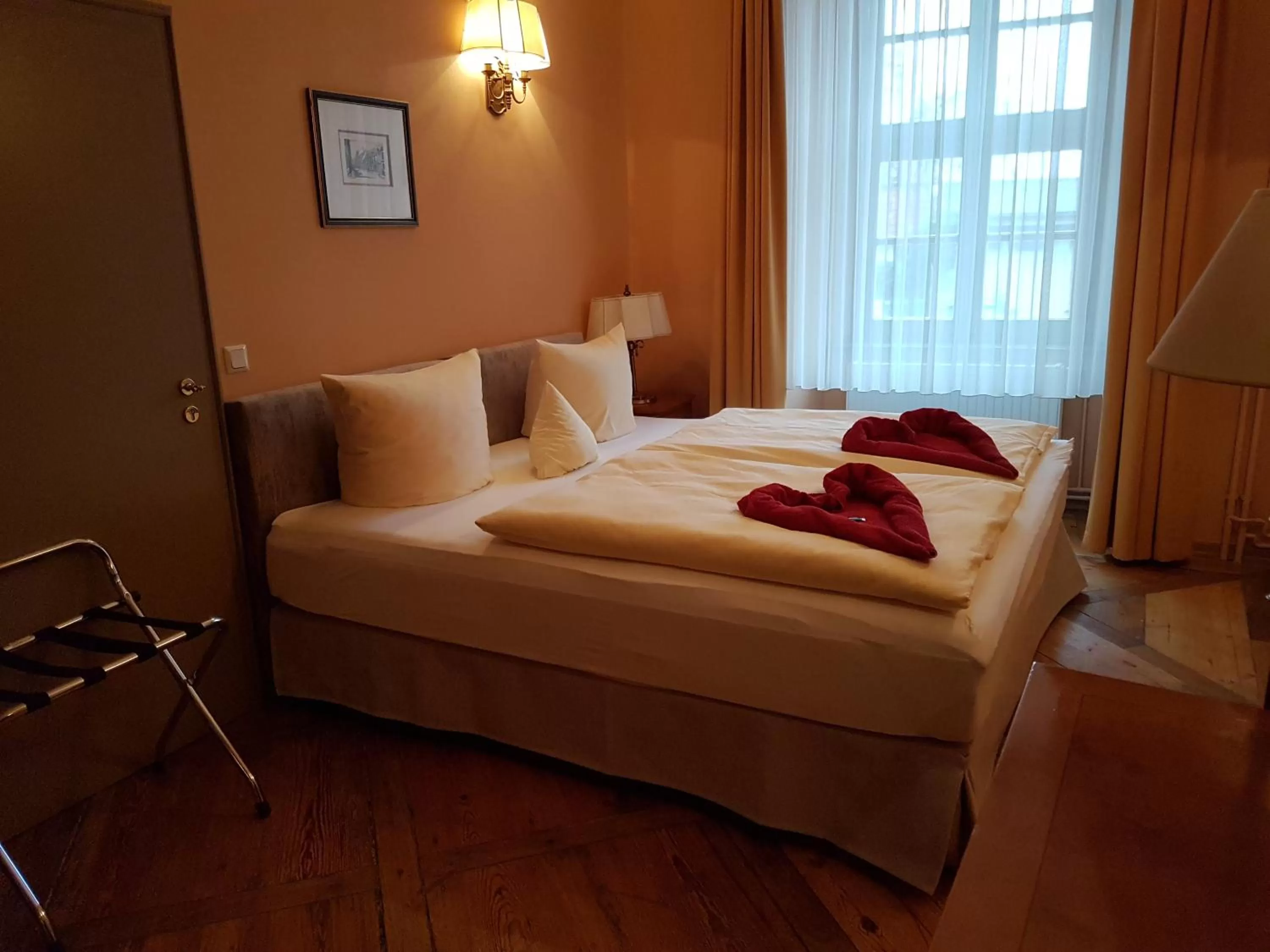 Photo of the whole room, Bed in Stadtschloß Hecklingen